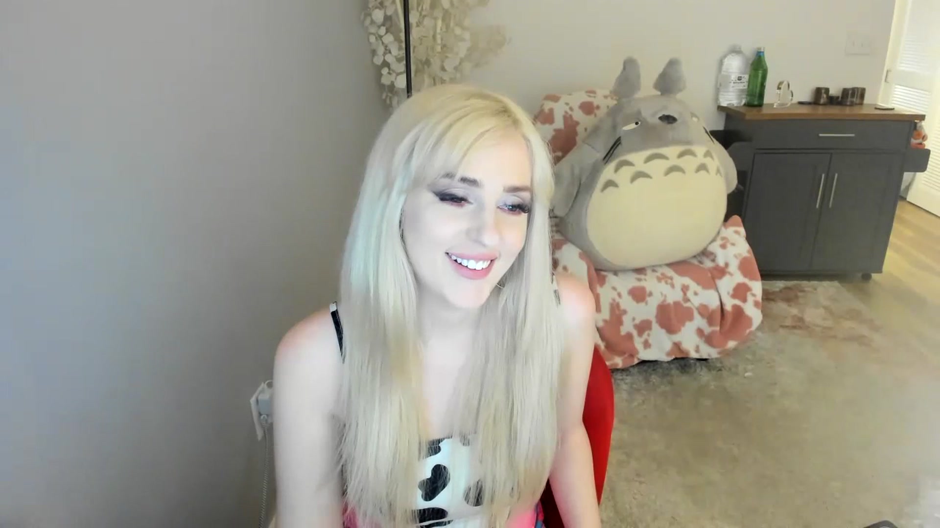 Gallery image thumbnail from Milk_Party's myfreecams stream on, 07/21/2023, 03:31 image 10 of 20