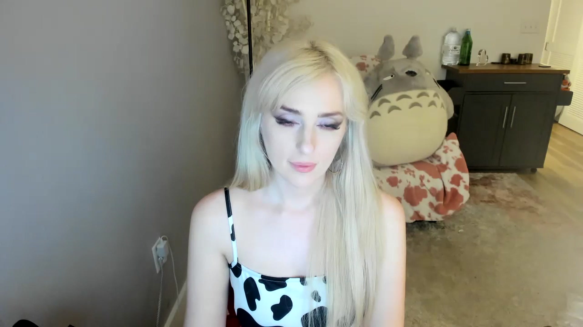 Gallery image thumbnail from Milk_Party's myfreecams stream on, 07/21/2023, 06:22 image 16 of 20