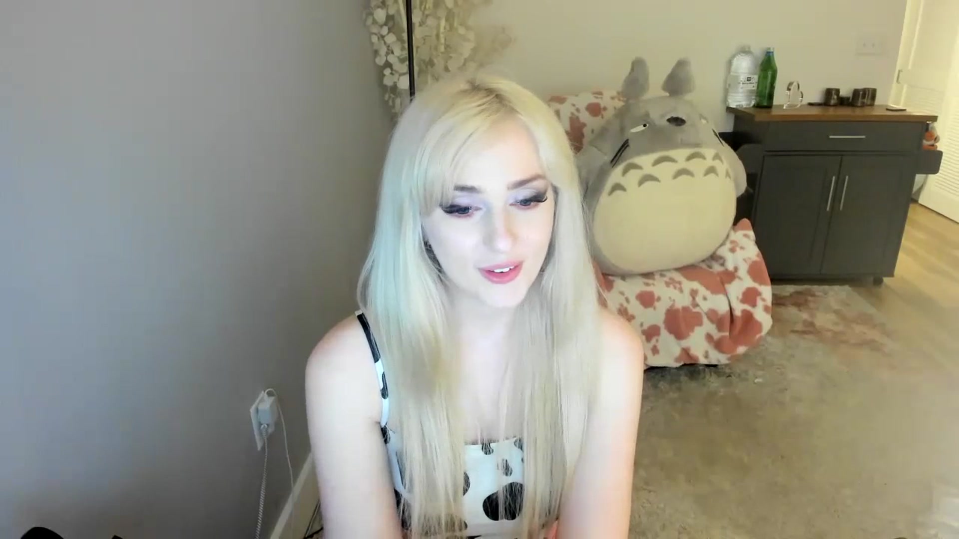 Gallery image thumbnail from Milk_Party's myfreecams stream on, 07/21/2023, 06:22 image 4 of 20