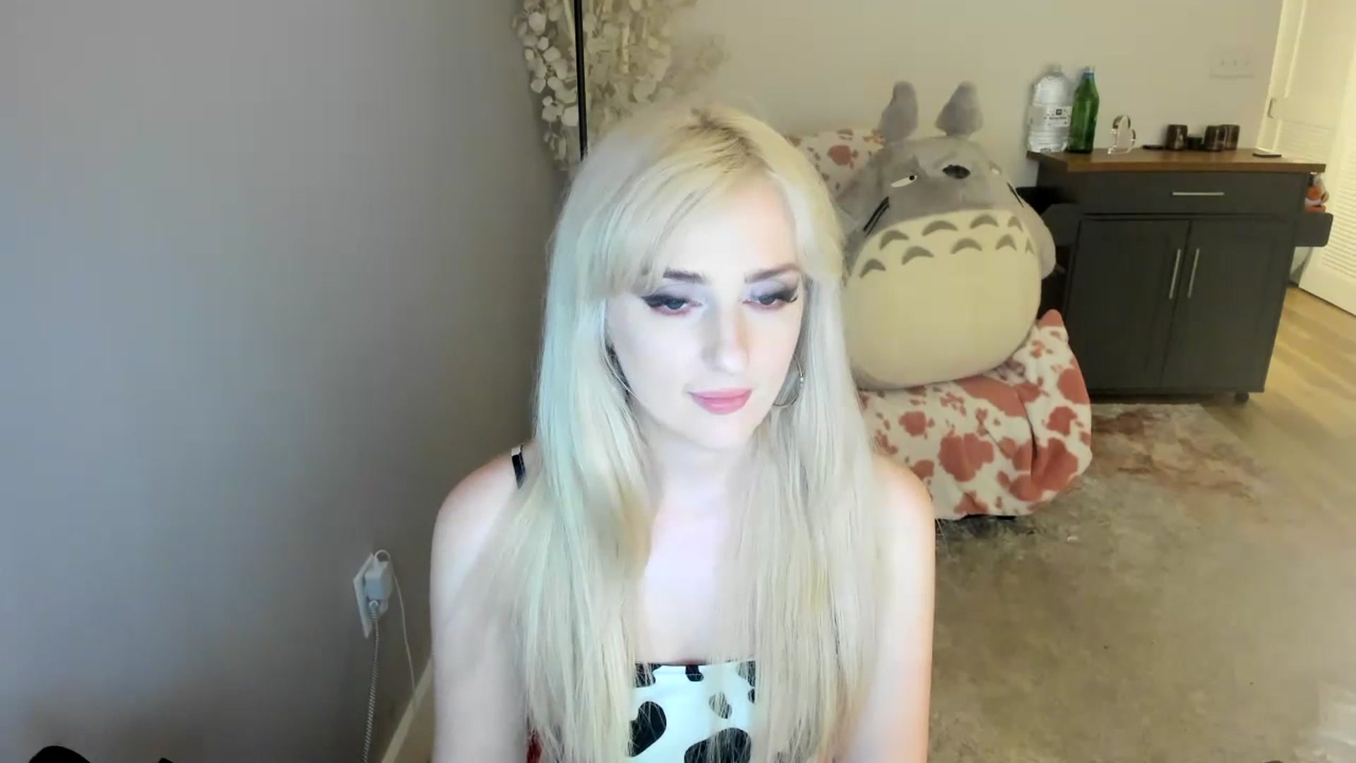 Gallery image thumbnail from Milk_Party's myfreecams stream on, 07/21/2023, 06:22 image 13 of 20