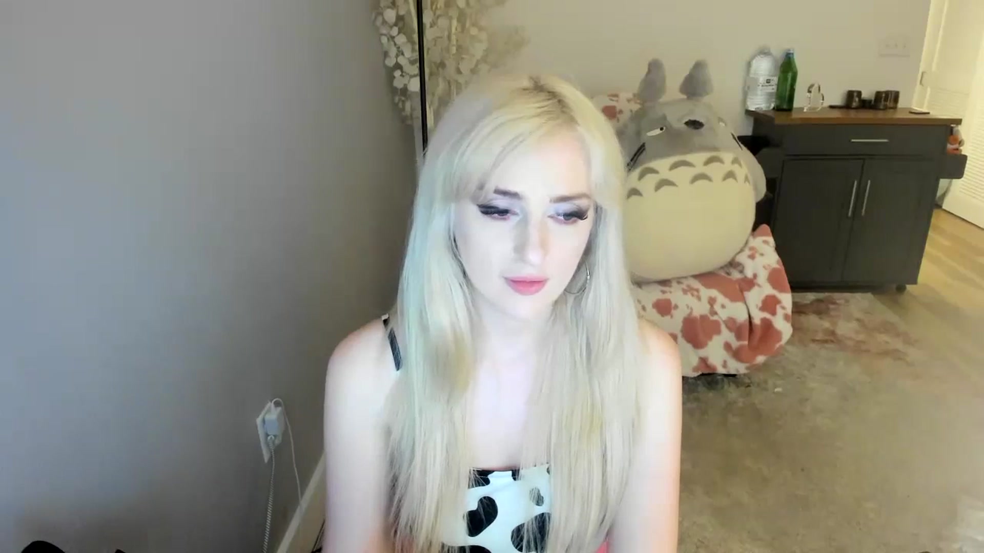 Gallery image thumbnail from Milk_Party's myfreecams stream on, 07/21/2023, 06:22 image 14 of 20