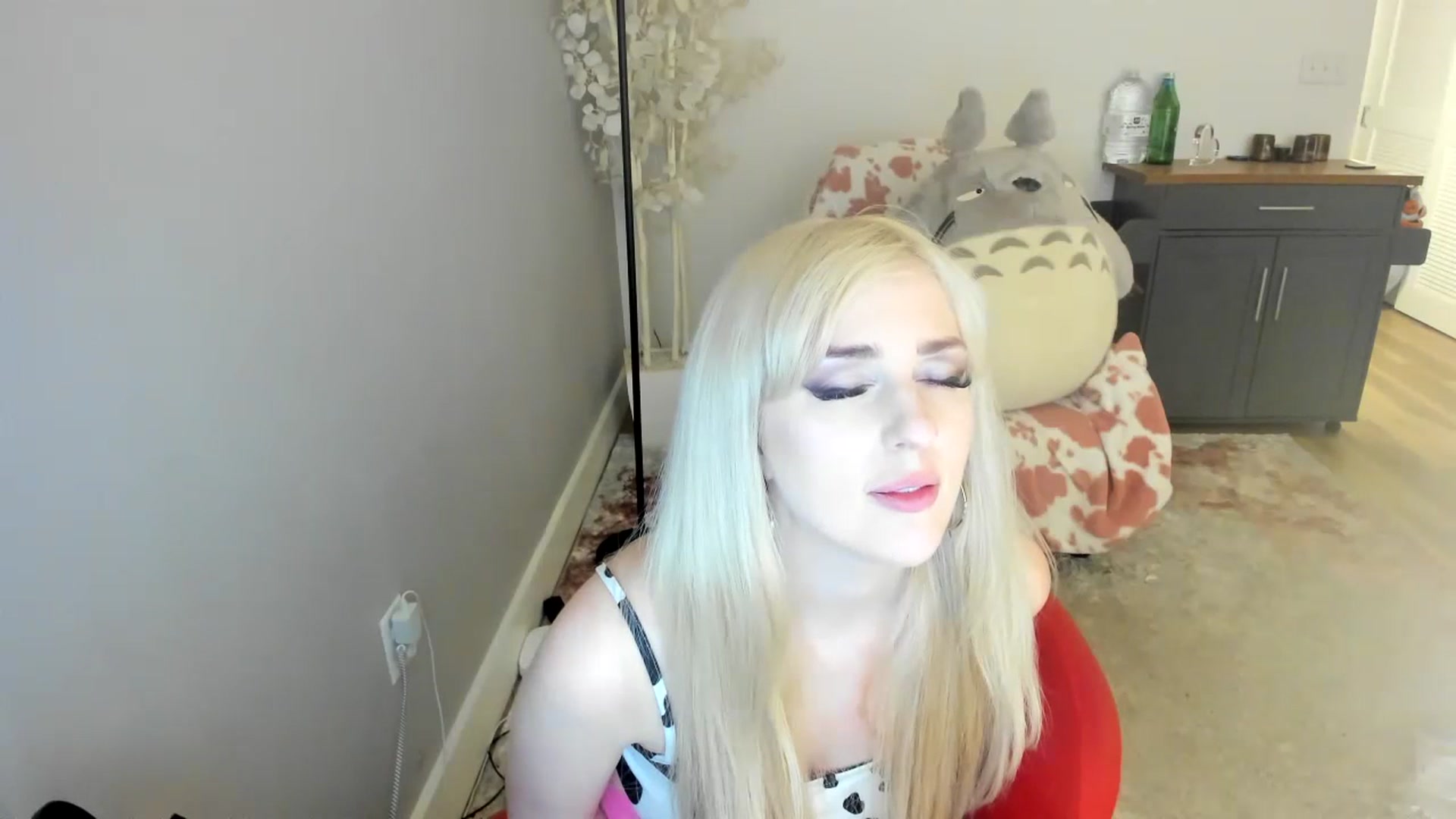 Gallery image thumbnail from Milk_Party's myfreecams stream on, 07/21/2023, 07:54 image 9 of 20
