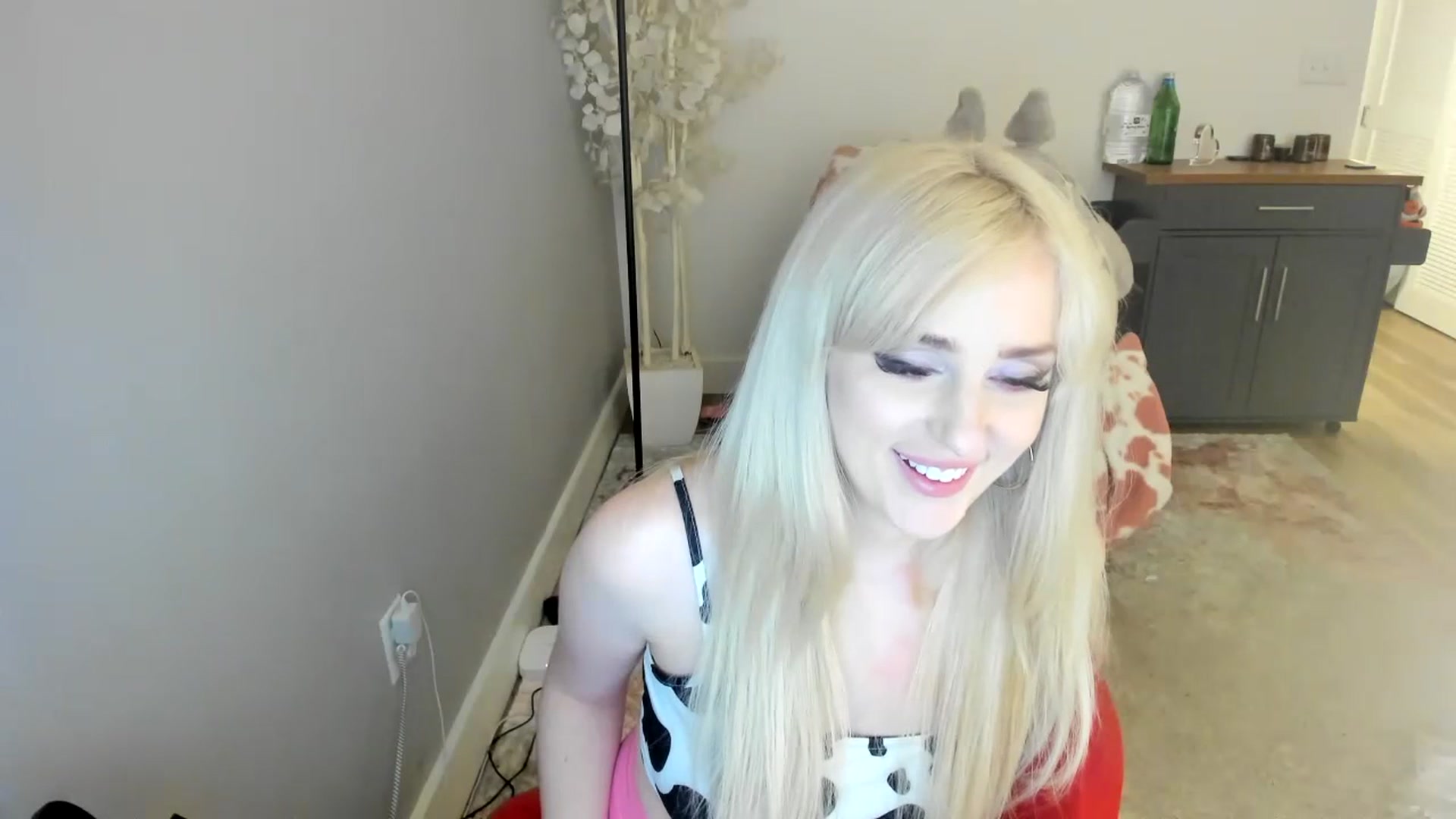 Gallery image thumbnail from Milk_Party's myfreecams stream on, 07/21/2023, 07:54 image 6 of 20