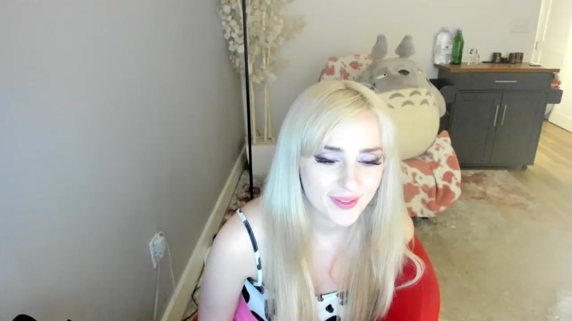 Gallery image thumbnail from Milk_Party's myfreecams stream on, 07/21/2023, 07:54 image 10 of 20