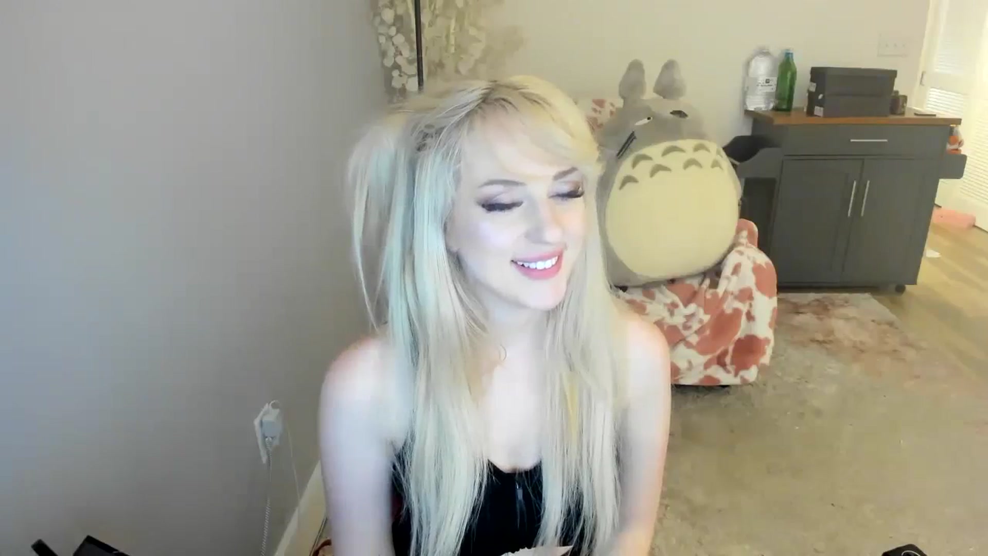 Gallery image thumbnail from Milk_Party's myfreecams stream on, 07/29/2023, 06:21 image 16 of 20