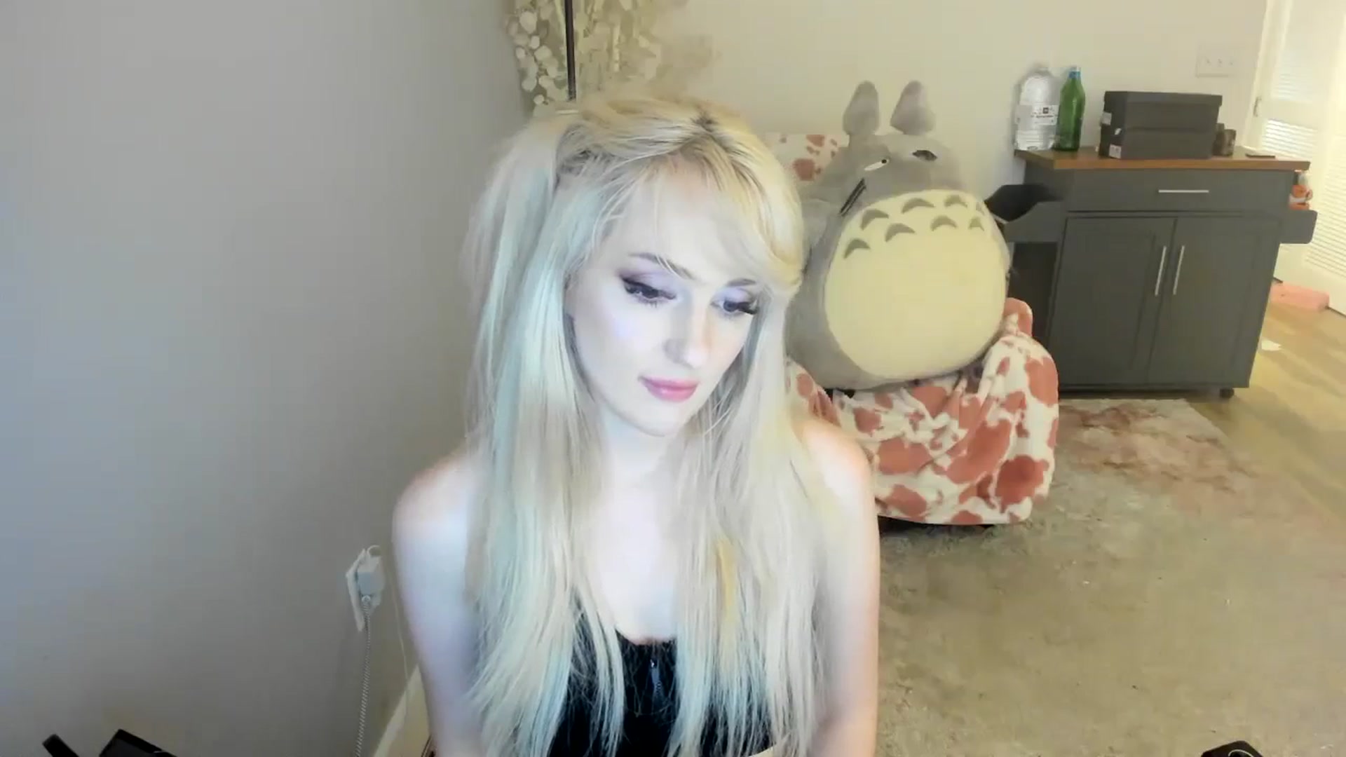 Gallery image thumbnail from Milk_Party's myfreecams stream on, 07/29/2023, 06:21 image 18 of 20
