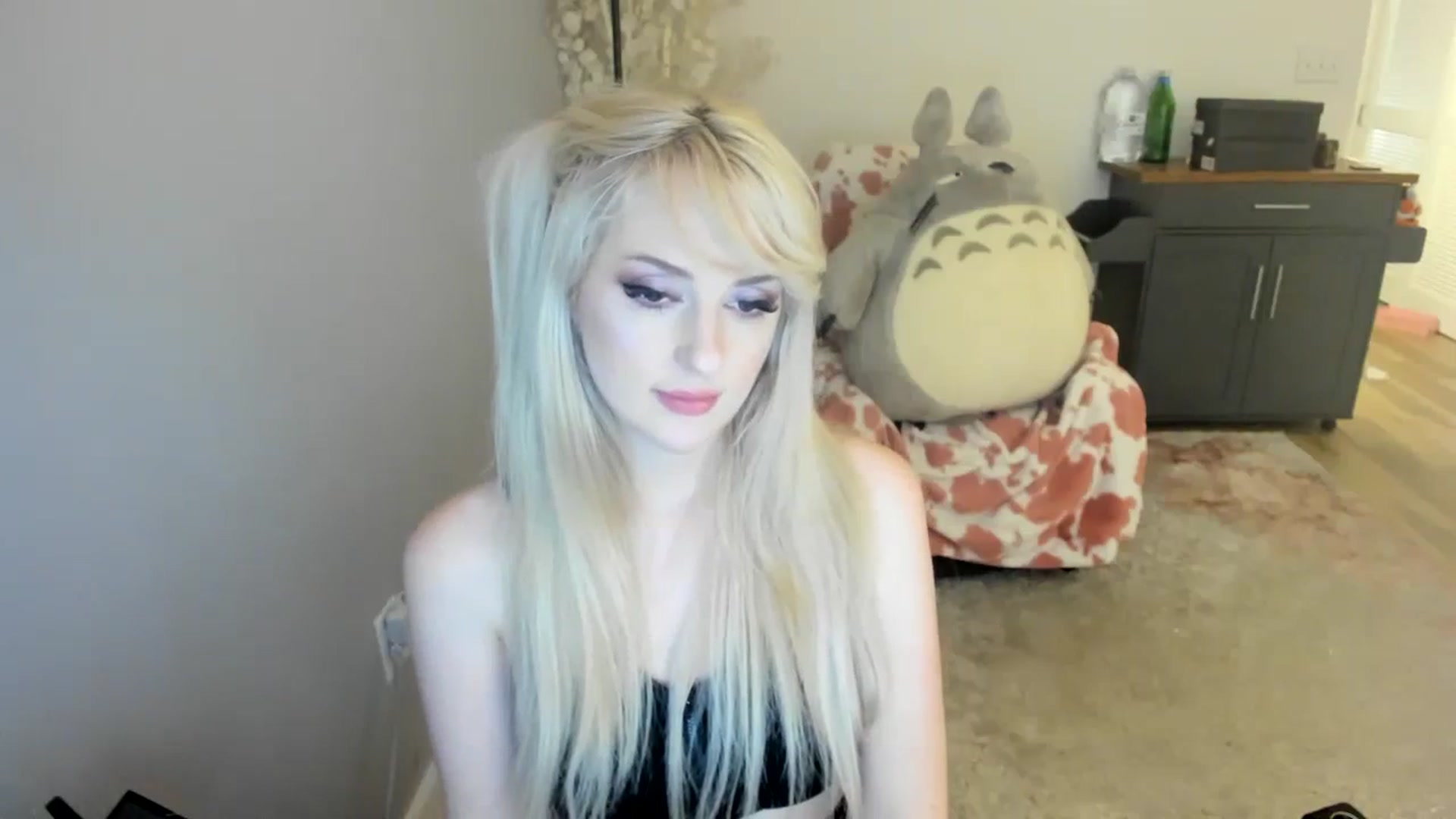 Gallery image thumbnail from Milk_Party's myfreecams stream on, 07/29/2023, 06:21 image 3 of 20