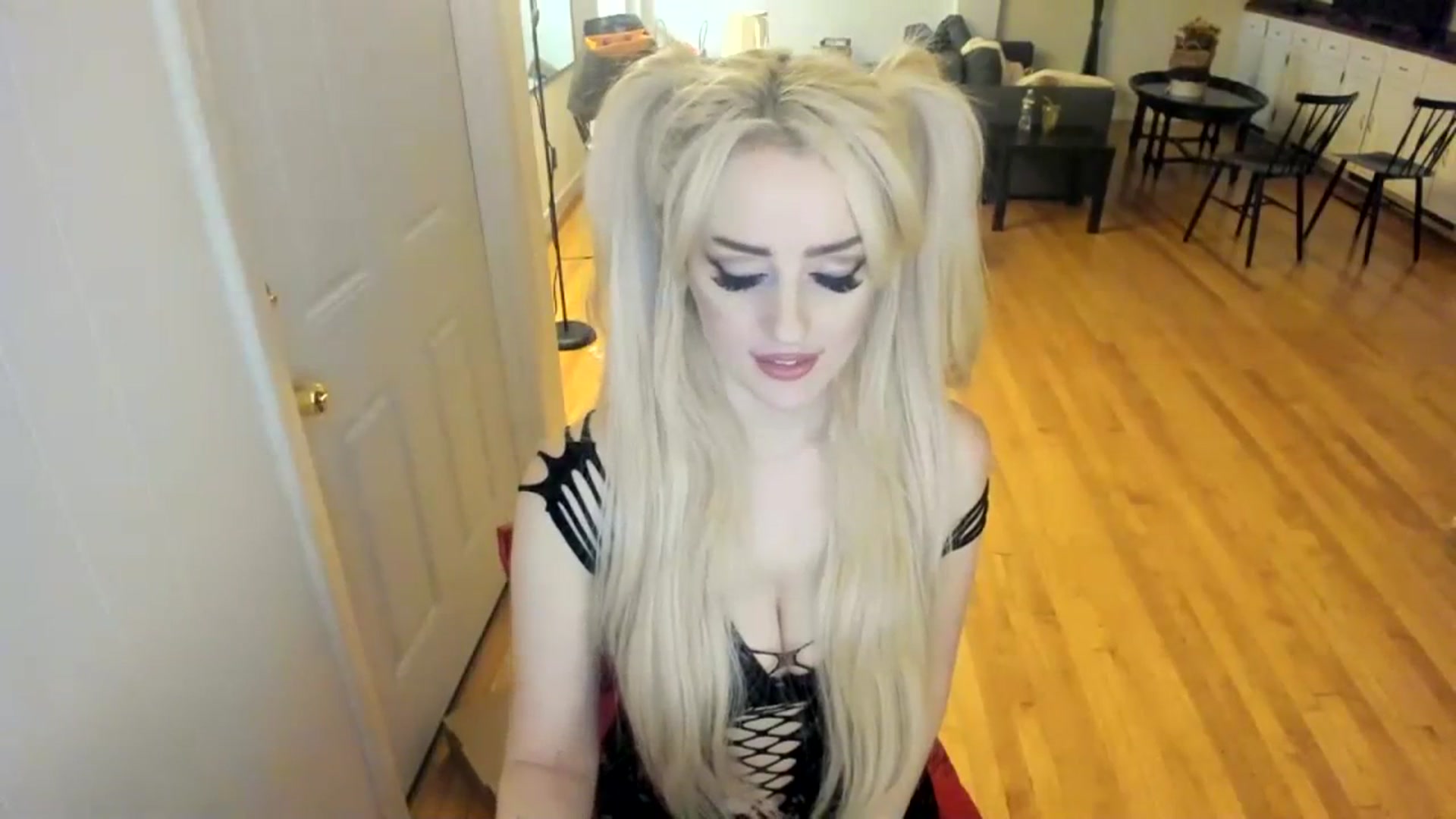 Gallery image thumbnail from Milk_Party's myfreecams stream on, 11/13/2023, 04:07 image 3 of 20