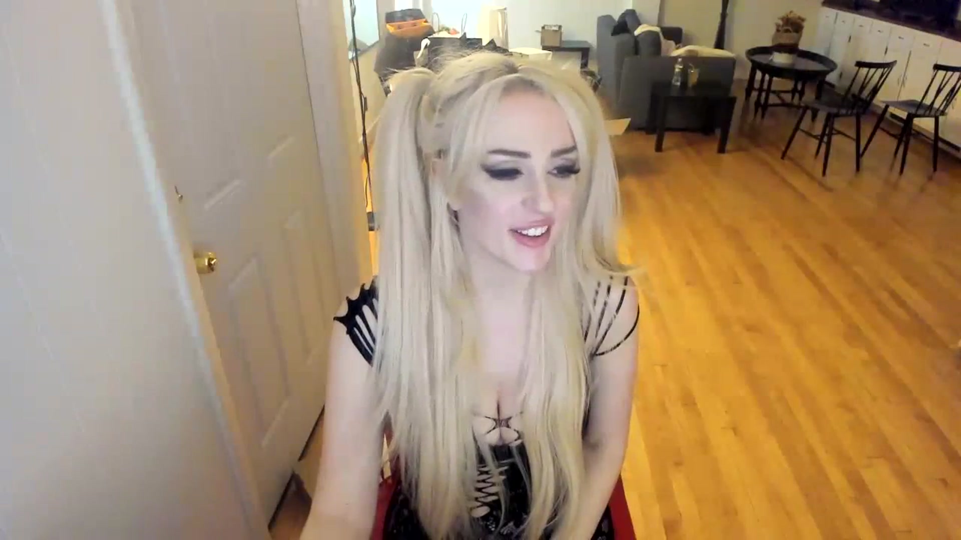 Gallery image thumbnail from Milk_Party's myfreecams stream on, 11/13/2023, 05:01 image 16 of 20