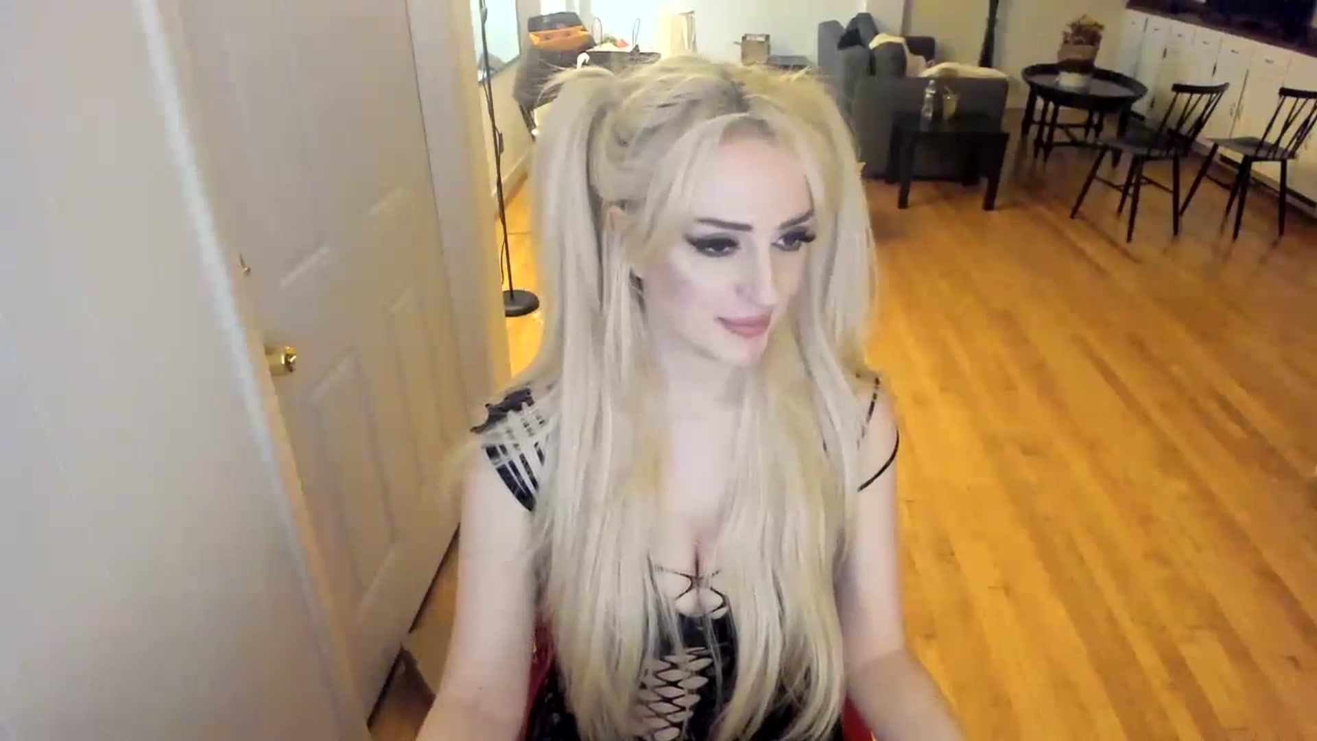 Gallery image thumbnail from Milk_Party's myfreecams stream on, 11/13/2023, 05:01 image 17 of 20