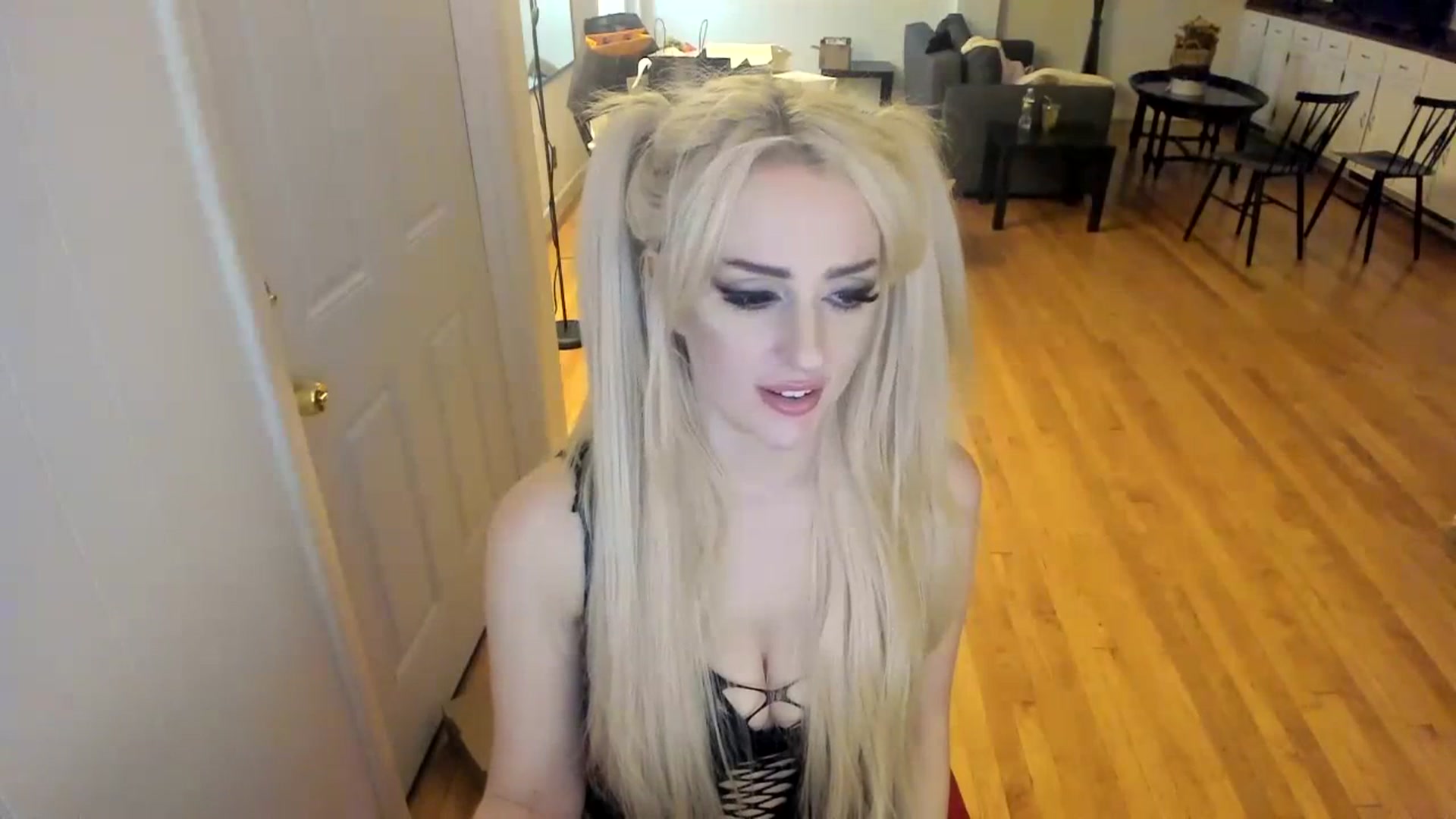 Gallery image thumbnail from Milk_Party's myfreecams stream on, 11/13/2023, 07:35 image 19 of 20