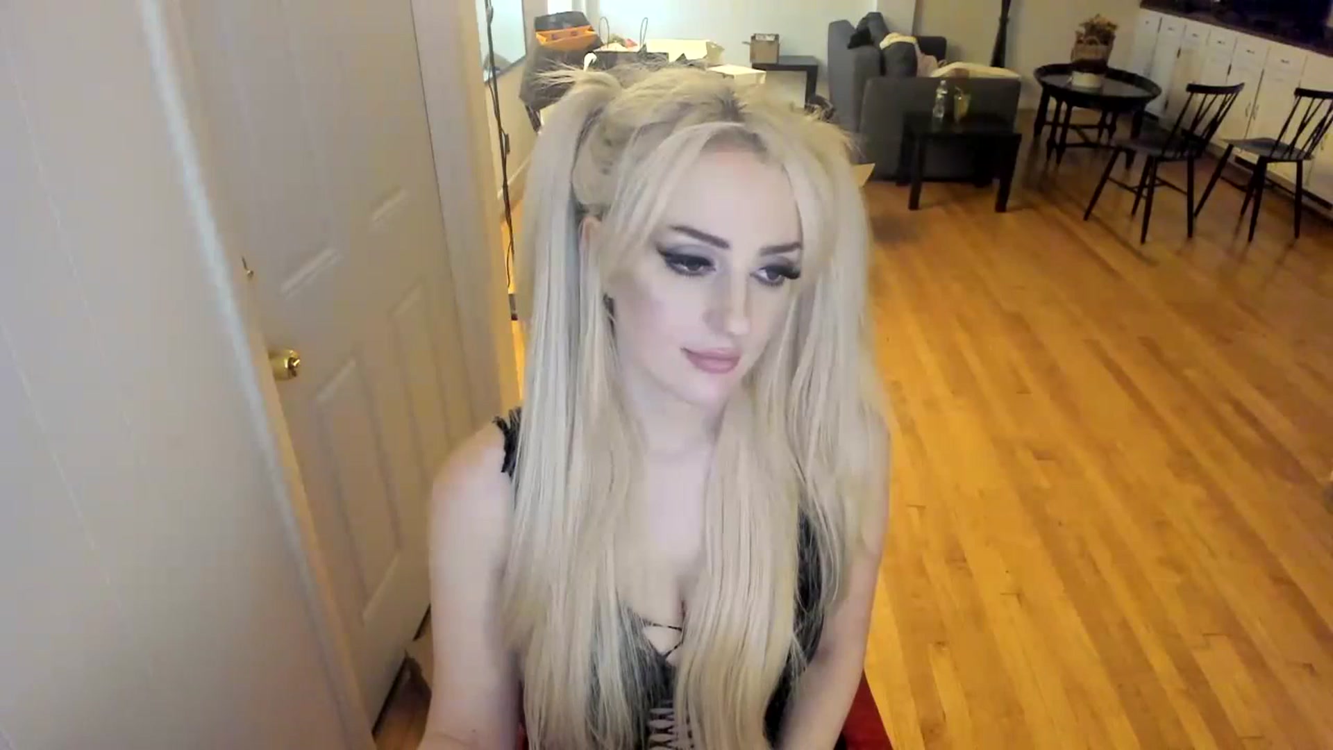 Gallery image thumbnail from Milk_Party's myfreecams stream on, 11/13/2023, 08:34 image 16 of 20