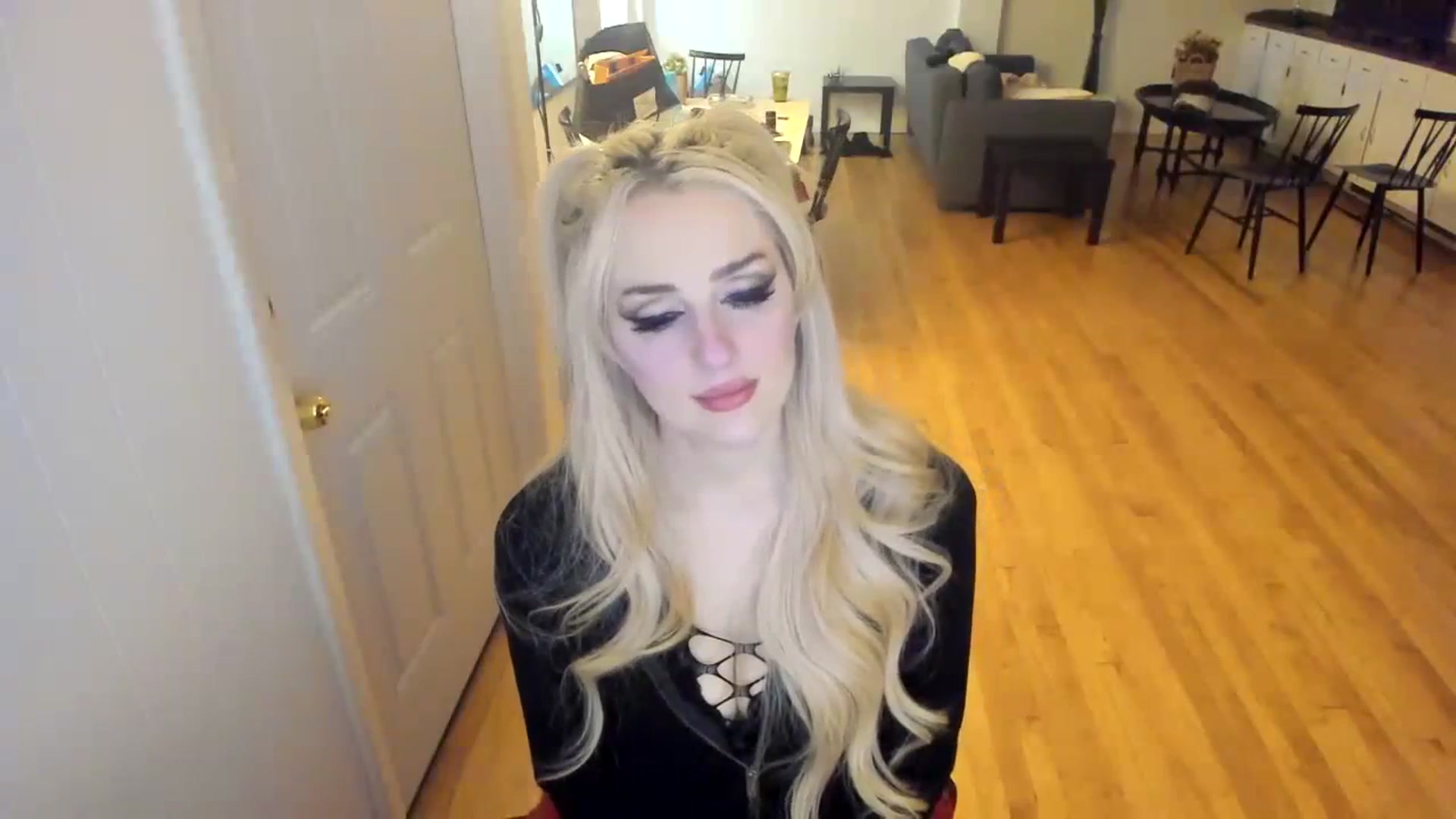 Gallery image thumbnail from Milk_Party's myfreecams stream on, 11/20/2023, 03:14 image 18 of 20