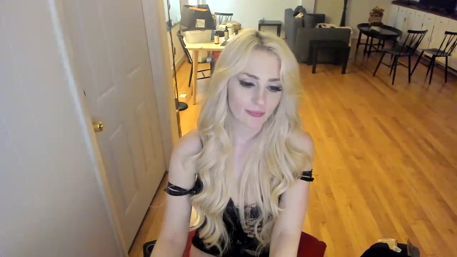 Gallery image thumbnail from Milk_Party's myfreecams stream on, 11/22/2023, 07:24 image 8 of 20