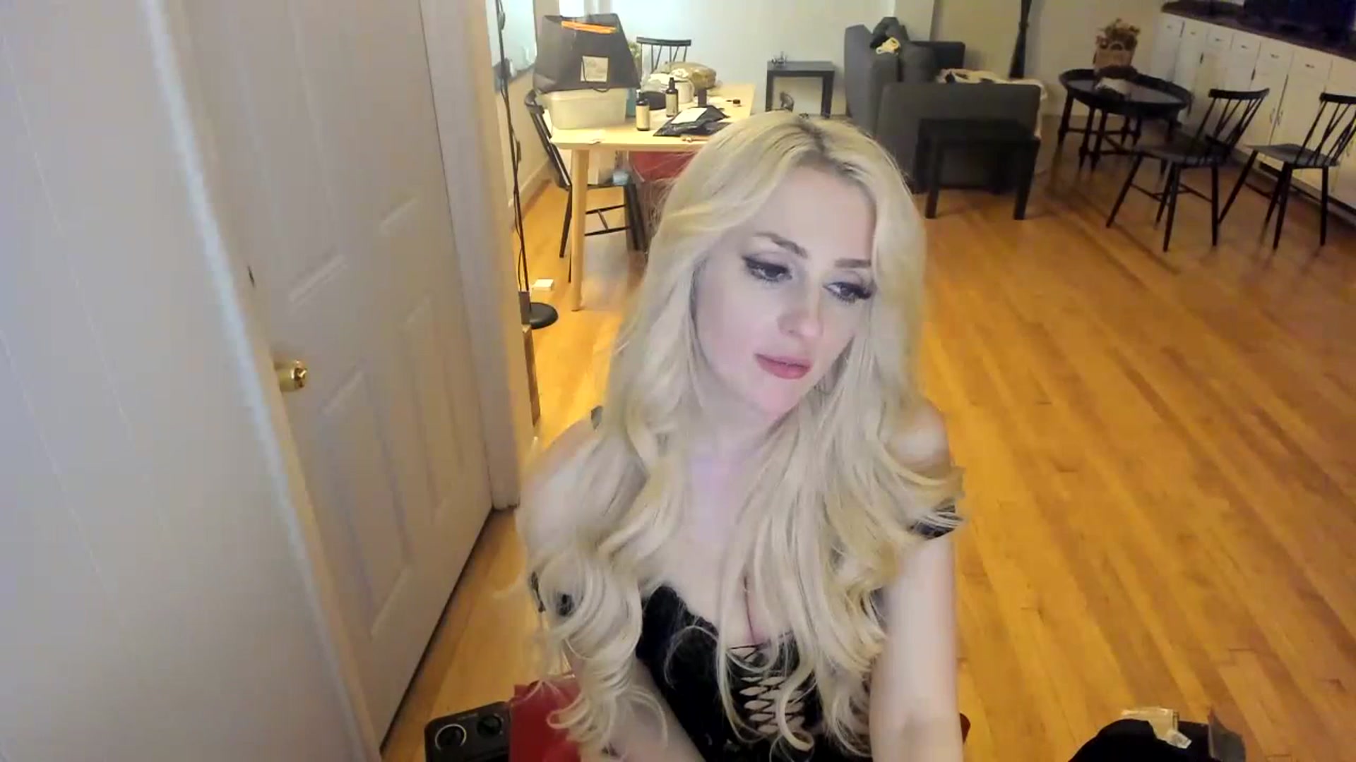 Gallery image thumbnail from Milk_Party's myfreecams stream on, 11/22/2023, 07:24 image 5 of 20