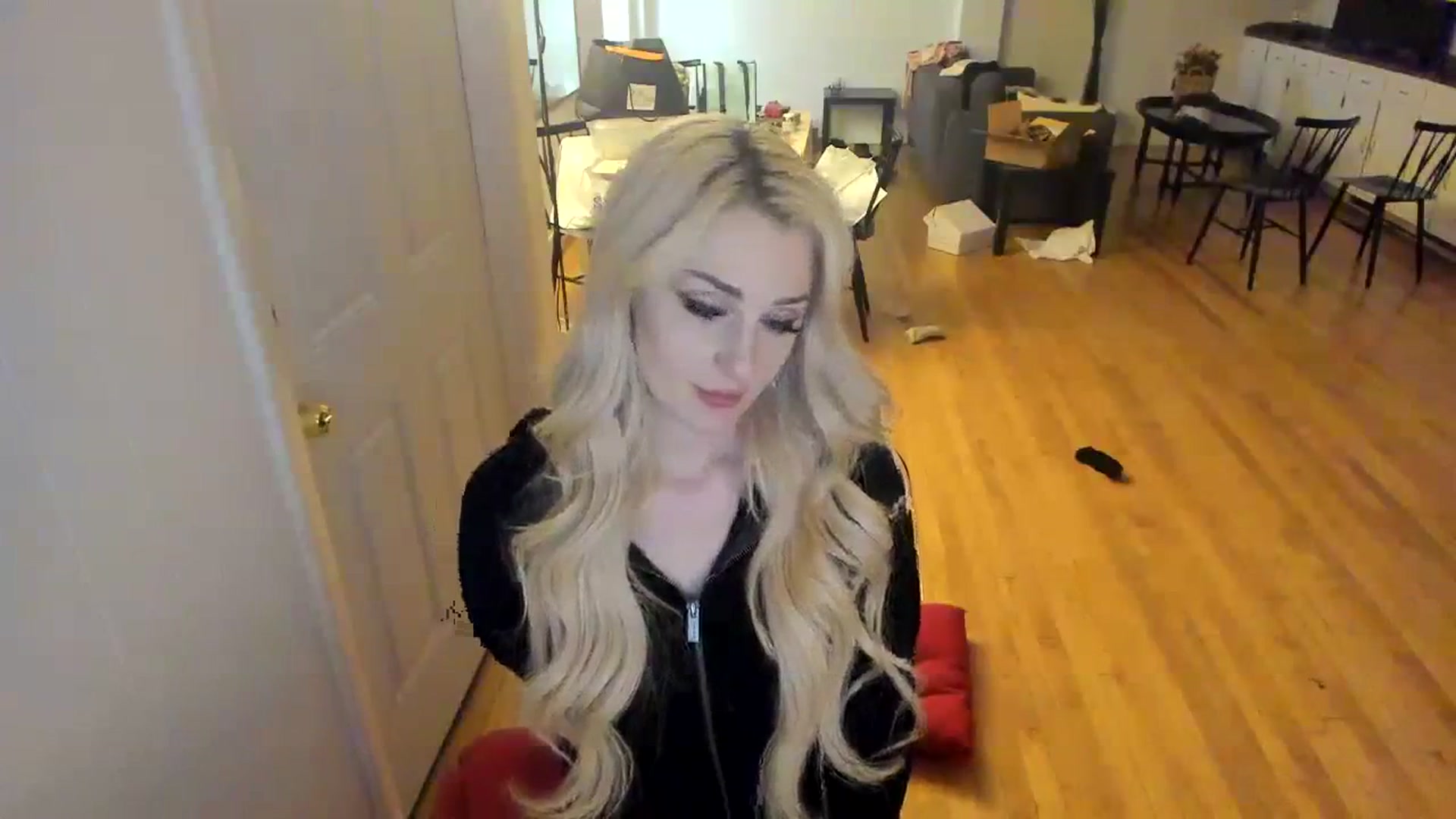 Gallery image thumbnail from Milk_Party's myfreecams stream on, 11/28/2023, 01:11 image 4 of 20