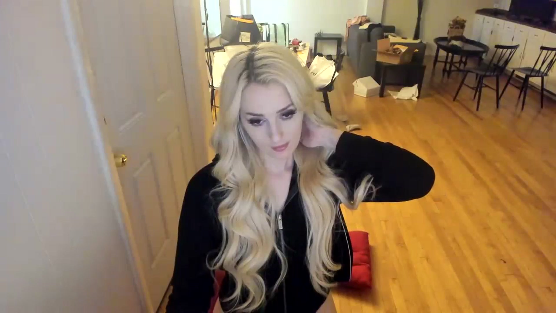 Gallery image thumbnail from Milk_Party's myfreecams stream on, 11/28/2023, 01:11 image 18 of 20