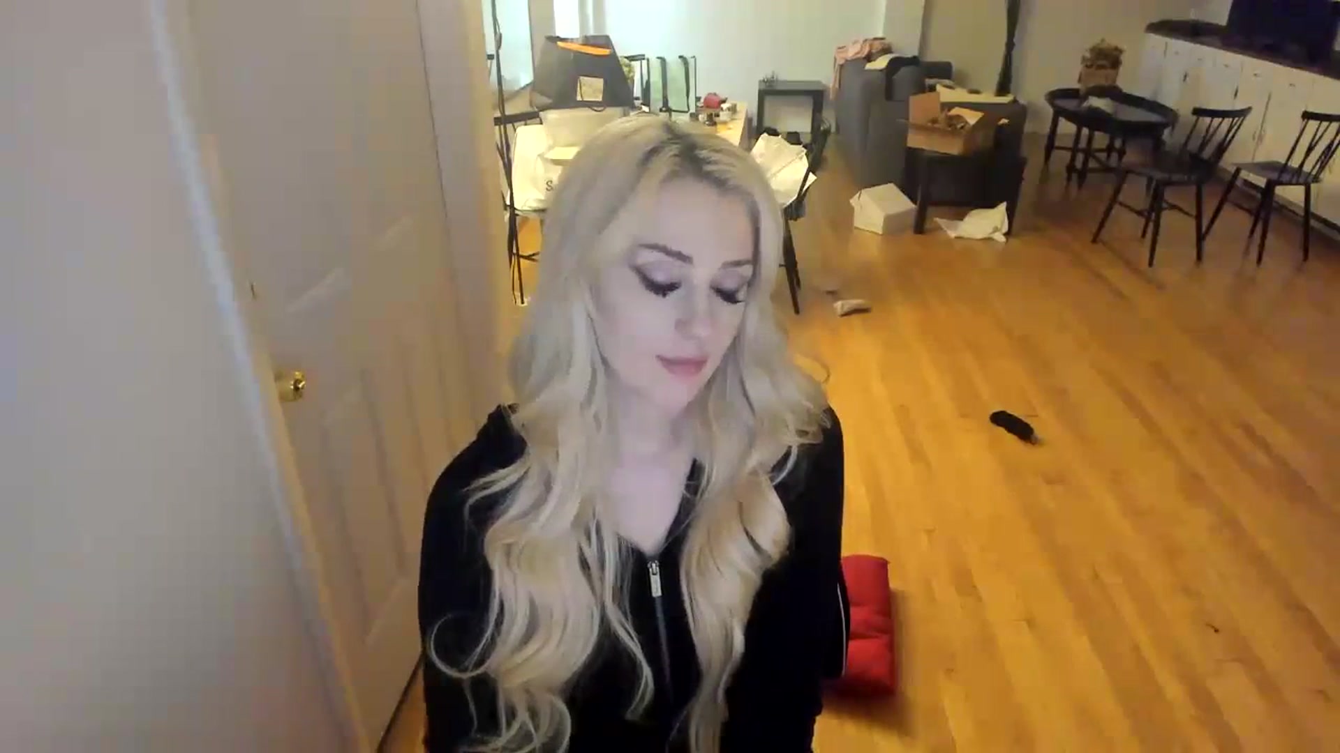 Gallery image thumbnail from Milk_Party's myfreecams stream on, 11/28/2023, 01:11 image 15 of 20