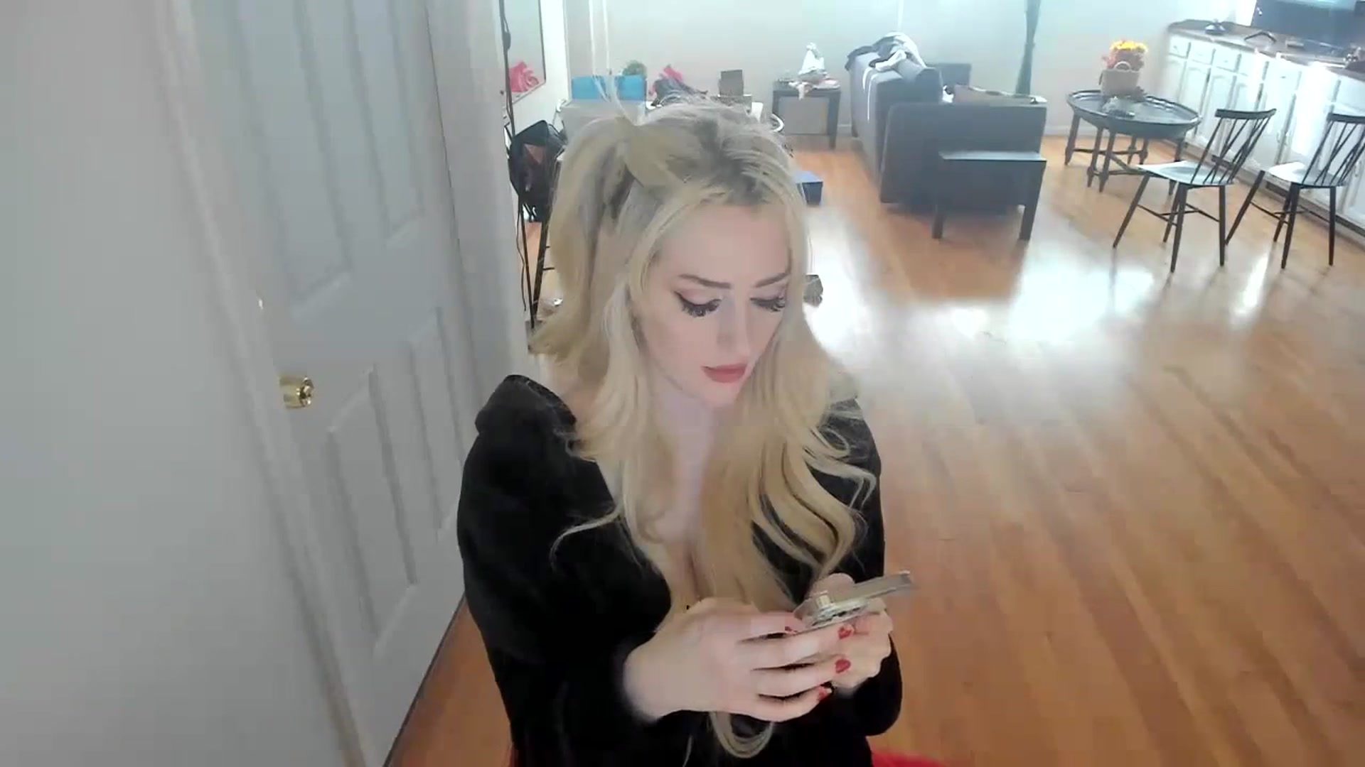 Gallery image thumbnail from Milk_Party's myfreecams stream on, 11/28/2023, 20:41 image 7 of 20