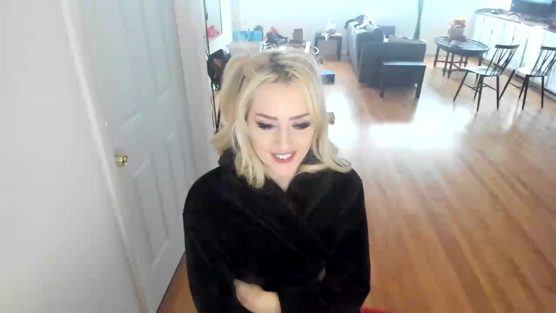 Gallery image thumbnail from Milk_Party's myfreecams stream on, 11/28/2023, 20:41 image 8 of 20