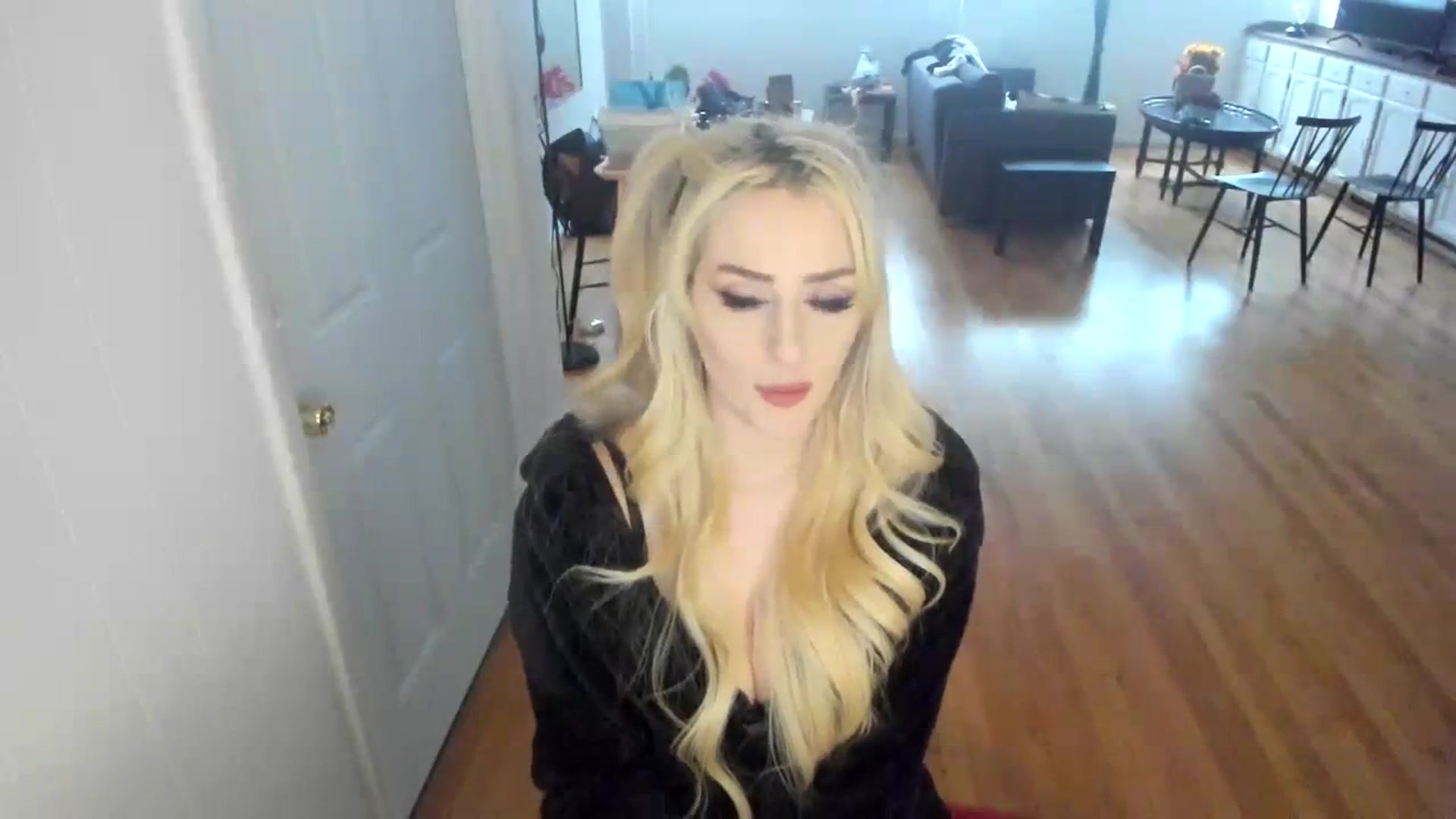 Gallery image thumbnail from Milk_Party's myfreecams stream on, 11/28/2023, 20:41 image 4 of 20