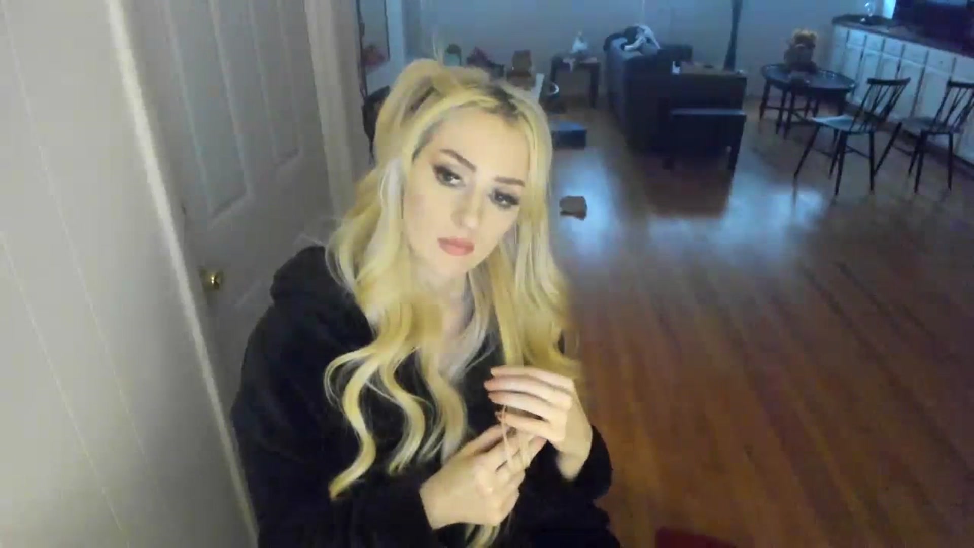 Gallery image thumbnail from Milk_Party's myfreecams stream on, 11/28/2023, 21:50 image 9 of 20