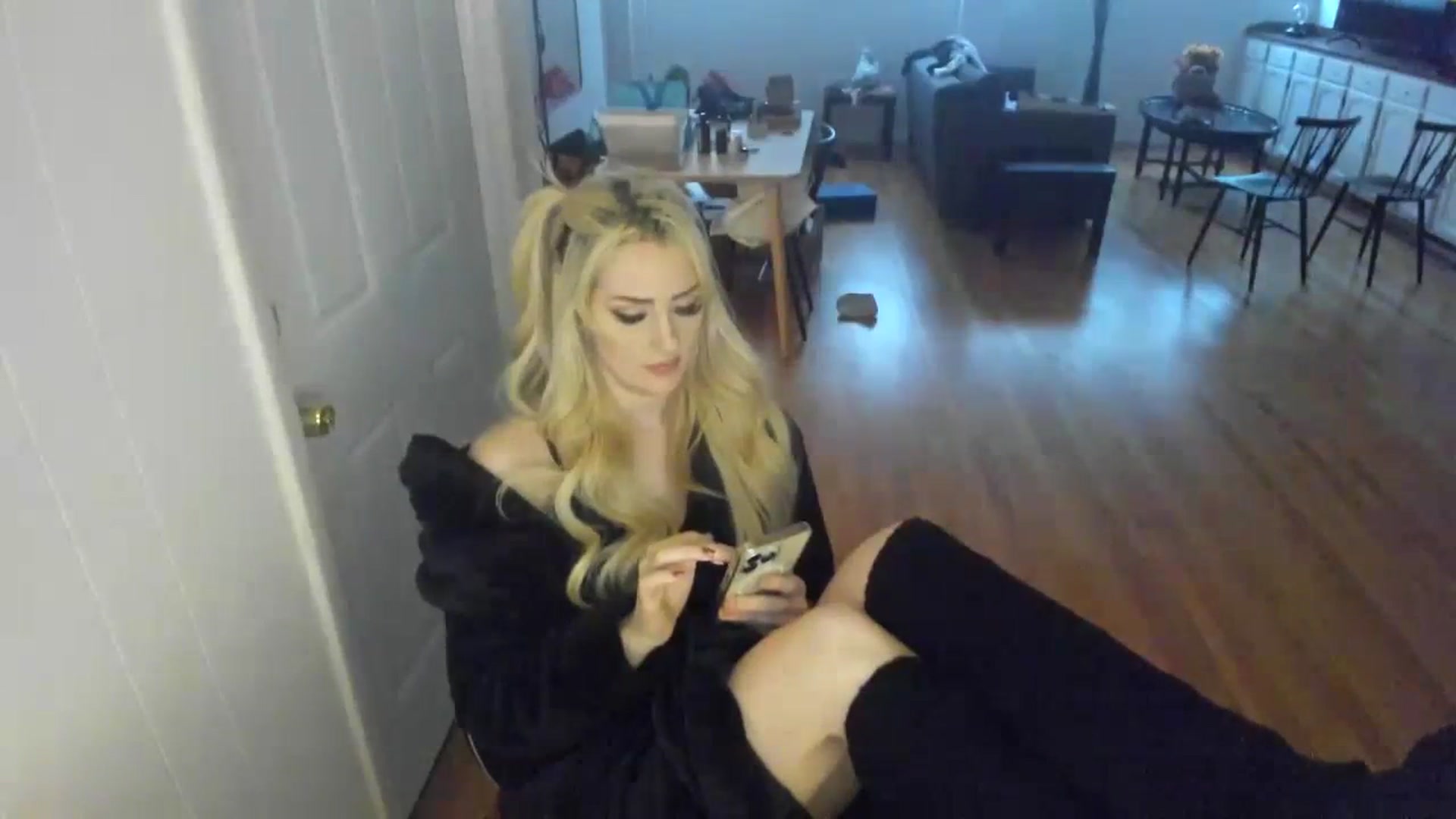 Gallery image thumbnail from Milk_Party's myfreecams stream on, 11/28/2023, 21:50 image 4 of 20