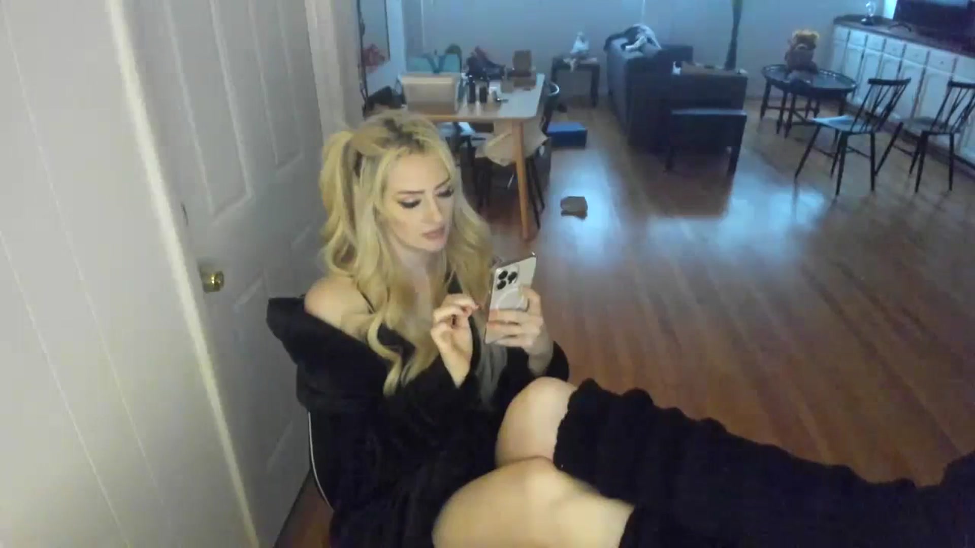 Gallery image thumbnail from Milk_Party's myfreecams stream on, 11/28/2023, 21:50 image 6 of 20