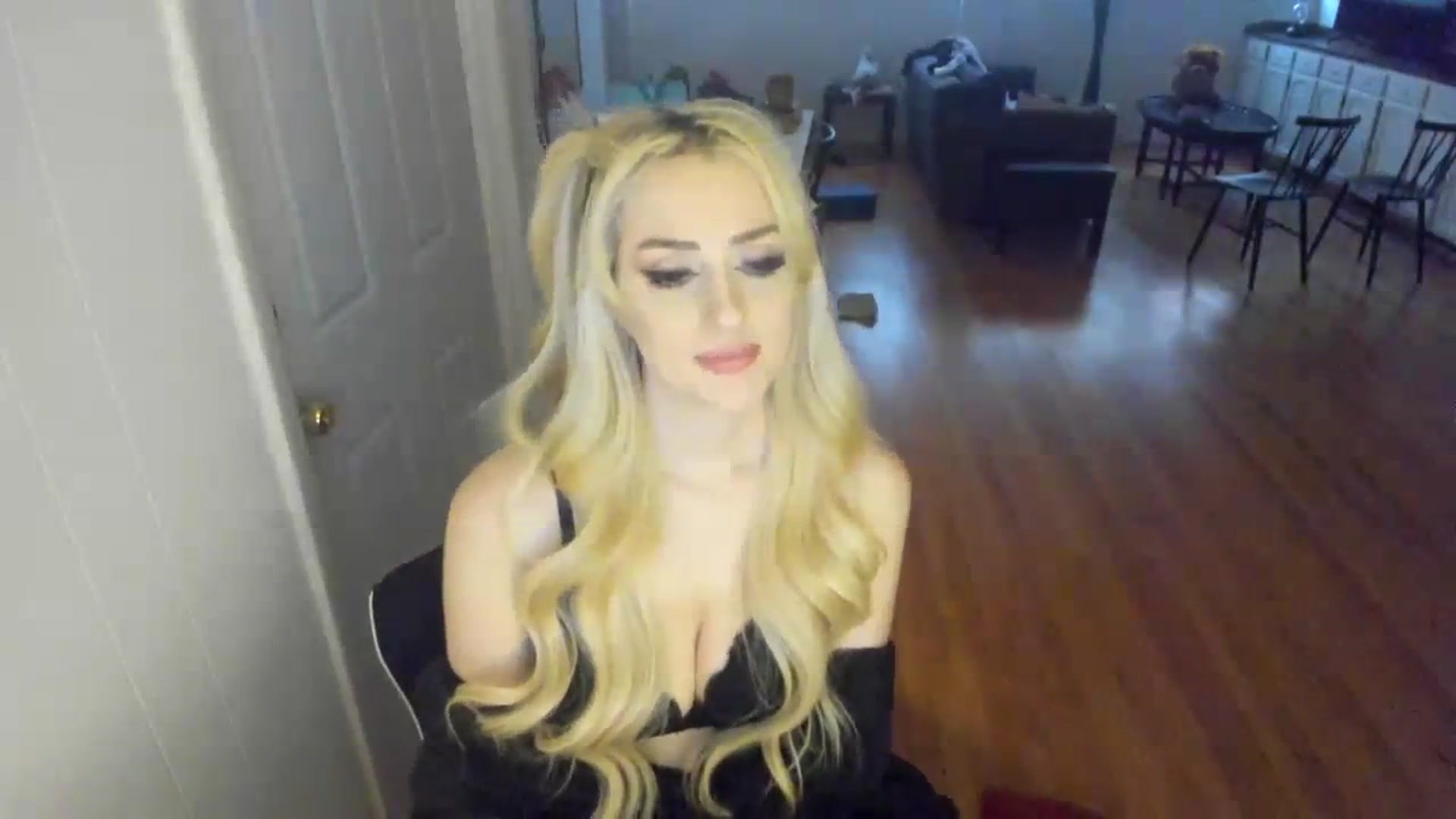 Gallery image thumbnail from Milk_Party's myfreecams stream on, 11/28/2023, 21:50 image 11 of 20