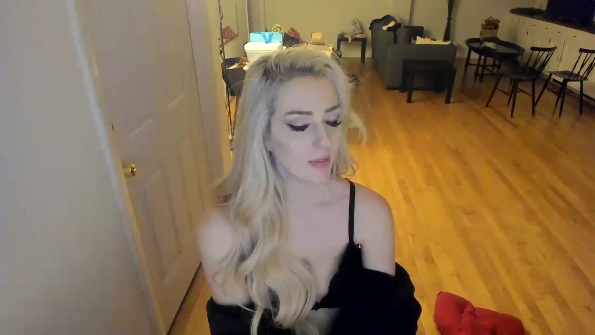 Gallery image thumbnail from Milk_Party's myfreecams stream on, 11/29/2023, 02:15 image 6 of 20