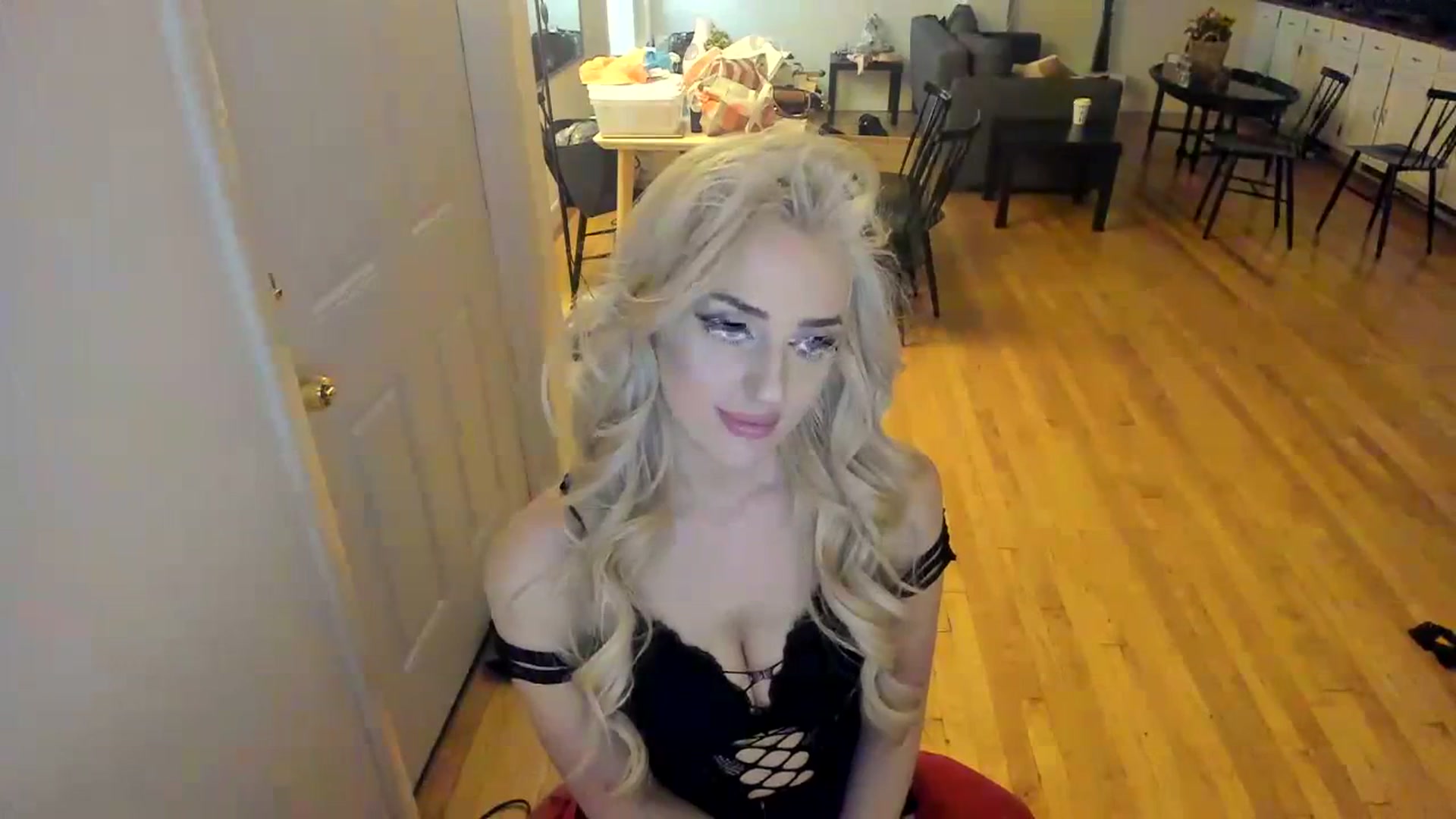 Gallery image thumbnail from Milk_Party's myfreecams stream on, 12/13/2023, 01:13 image 8 of 20