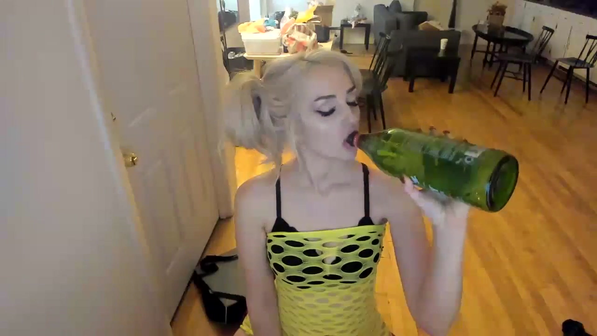 Gallery image thumbnail from Milk_Party's myfreecams stream on, 12/14/2023, 01:31 image 13 of 20