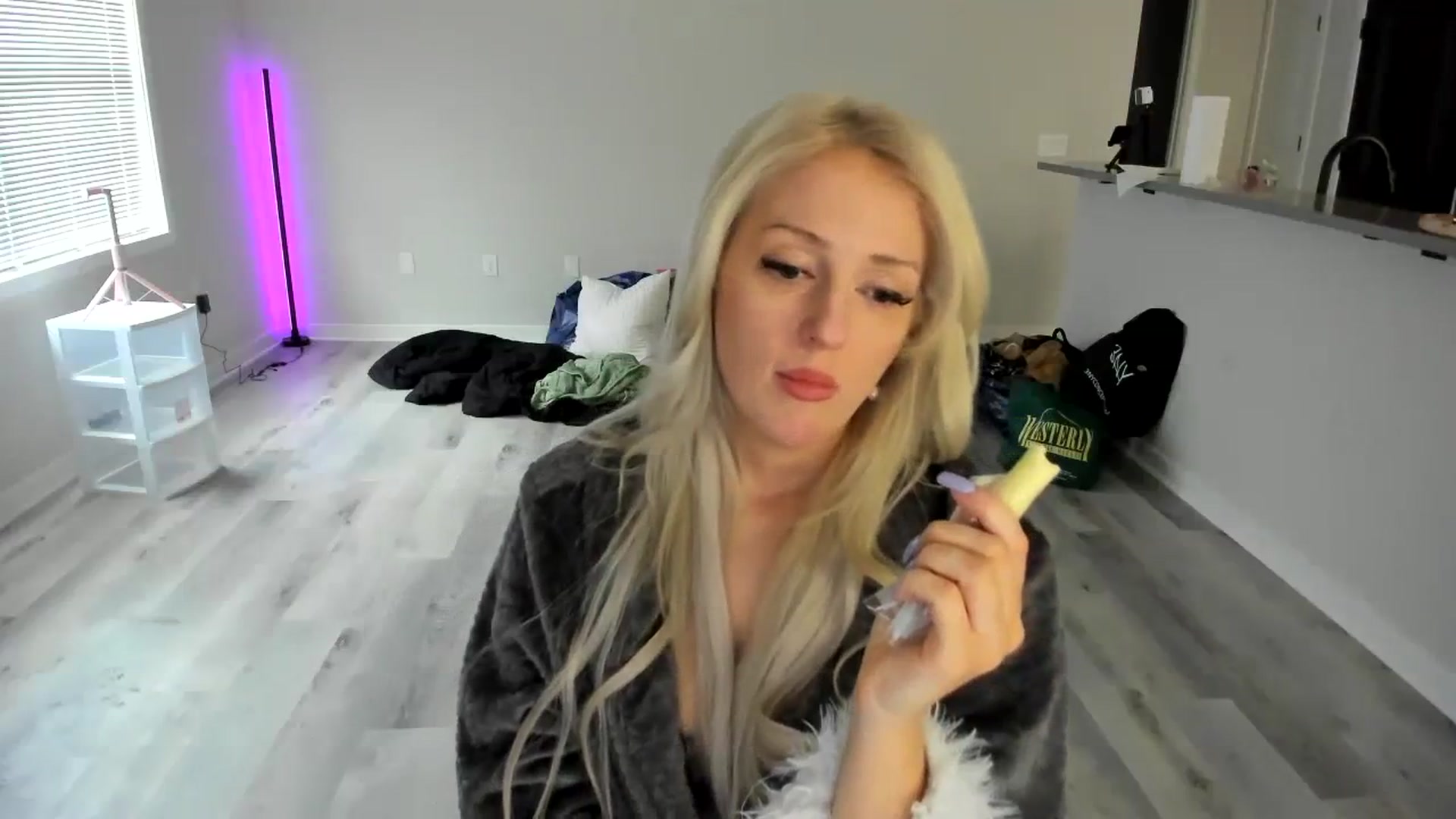 Gallery image thumbnail from Milk_Party's myfreecams stream on, 04/10/2024, 17:17 image 19 of 20