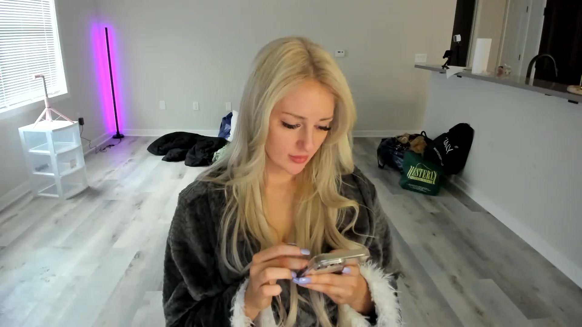 Gallery image thumbnail from Milk_Party's myfreecams stream on, 04/10/2024, 17:17 image 20 of 20