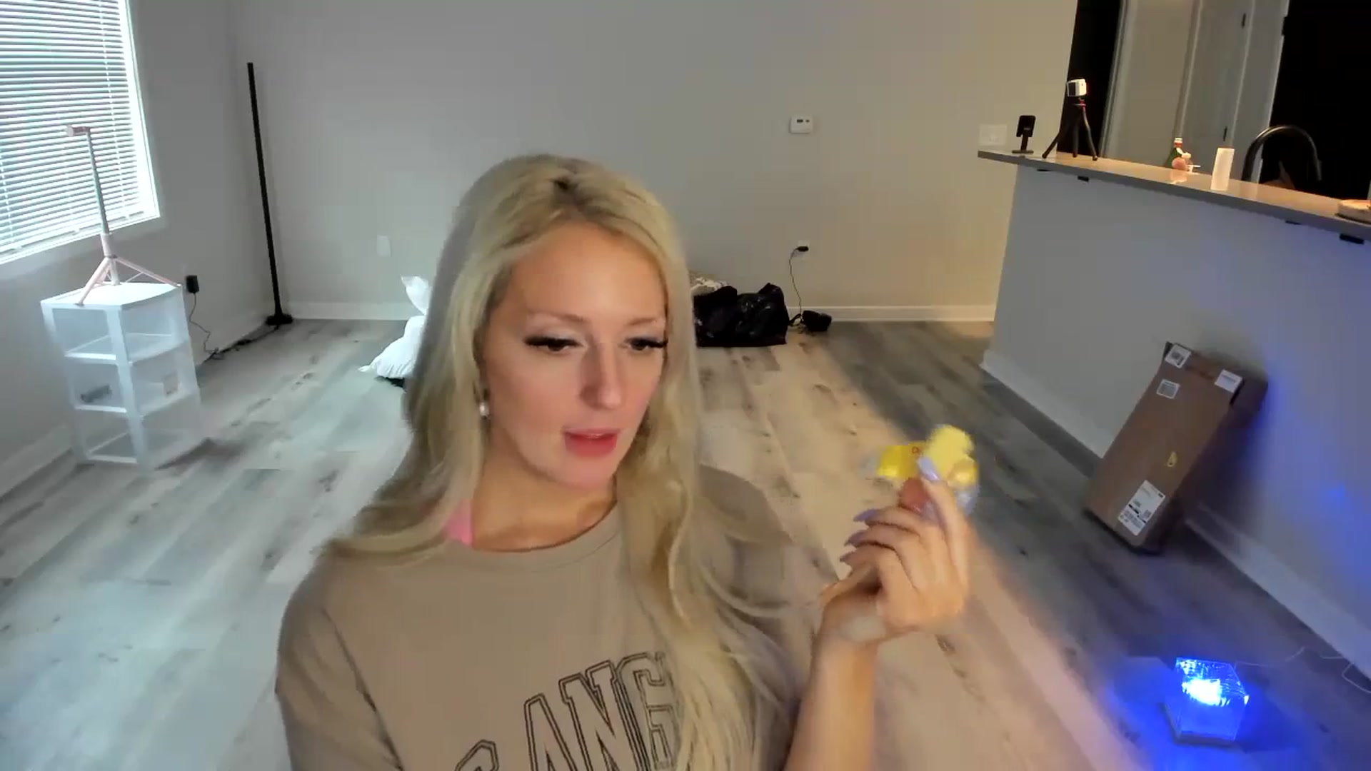 Gallery image thumbnail from Milk_Party's myfreecams stream on, 04/13/2024, 21:14 image 19 of 20