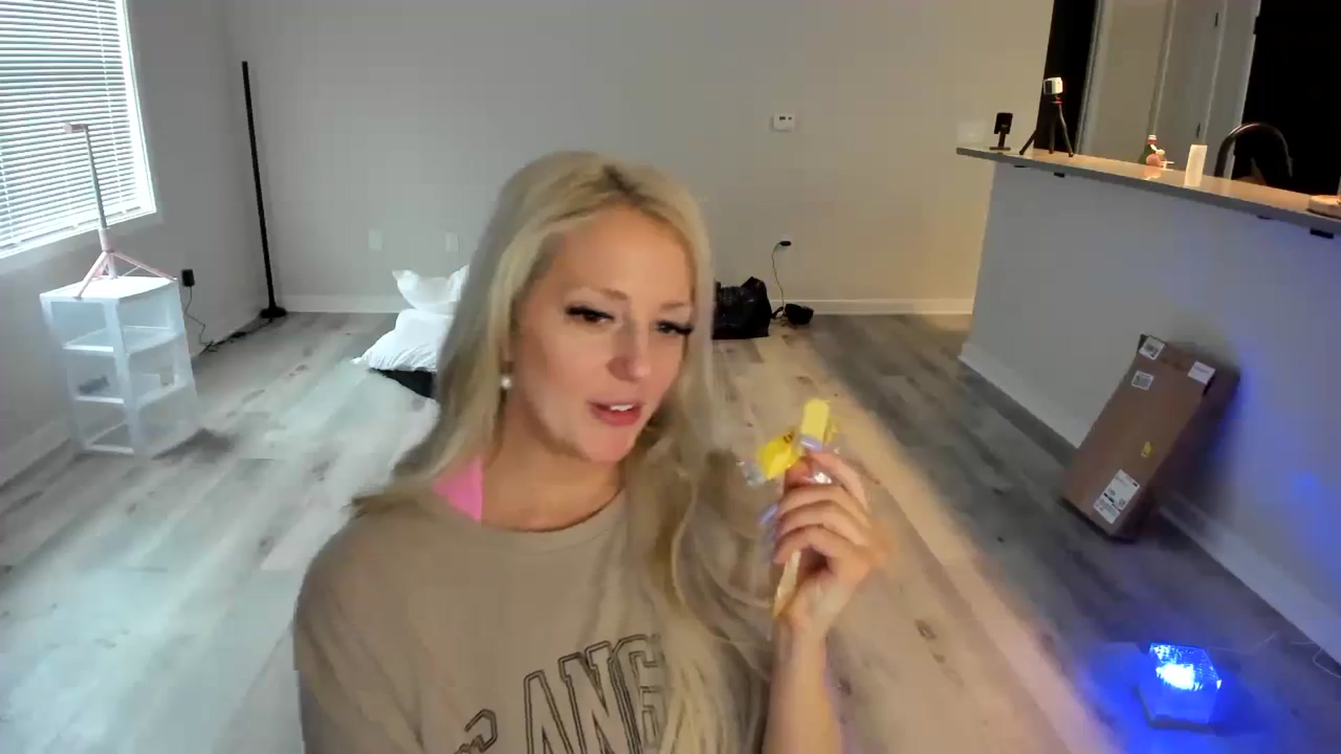 Gallery image thumbnail from Milk_Party's myfreecams stream on, 04/13/2024, 21:14 image 11 of 20