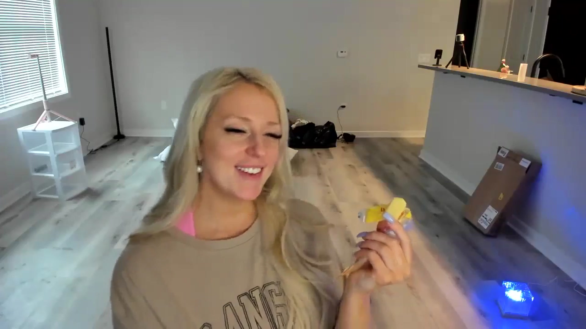 Gallery image thumbnail from Milk_Party's myfreecams stream on, 04/13/2024, 21:14 image 13 of 20