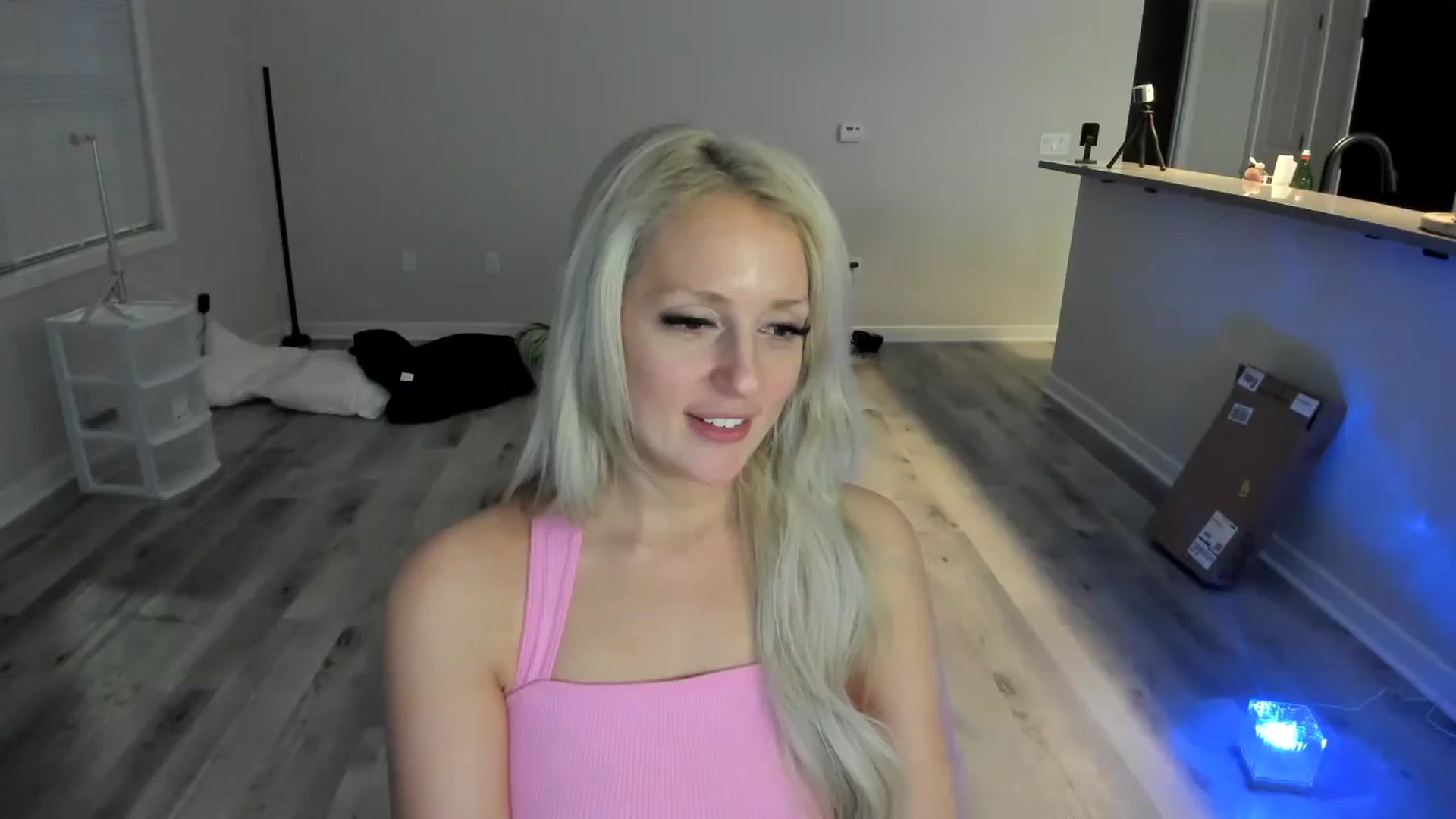 Gallery image thumbnail from Milk_Party's myfreecams stream on, 04/14/2024, 01:35 image 20 of 20