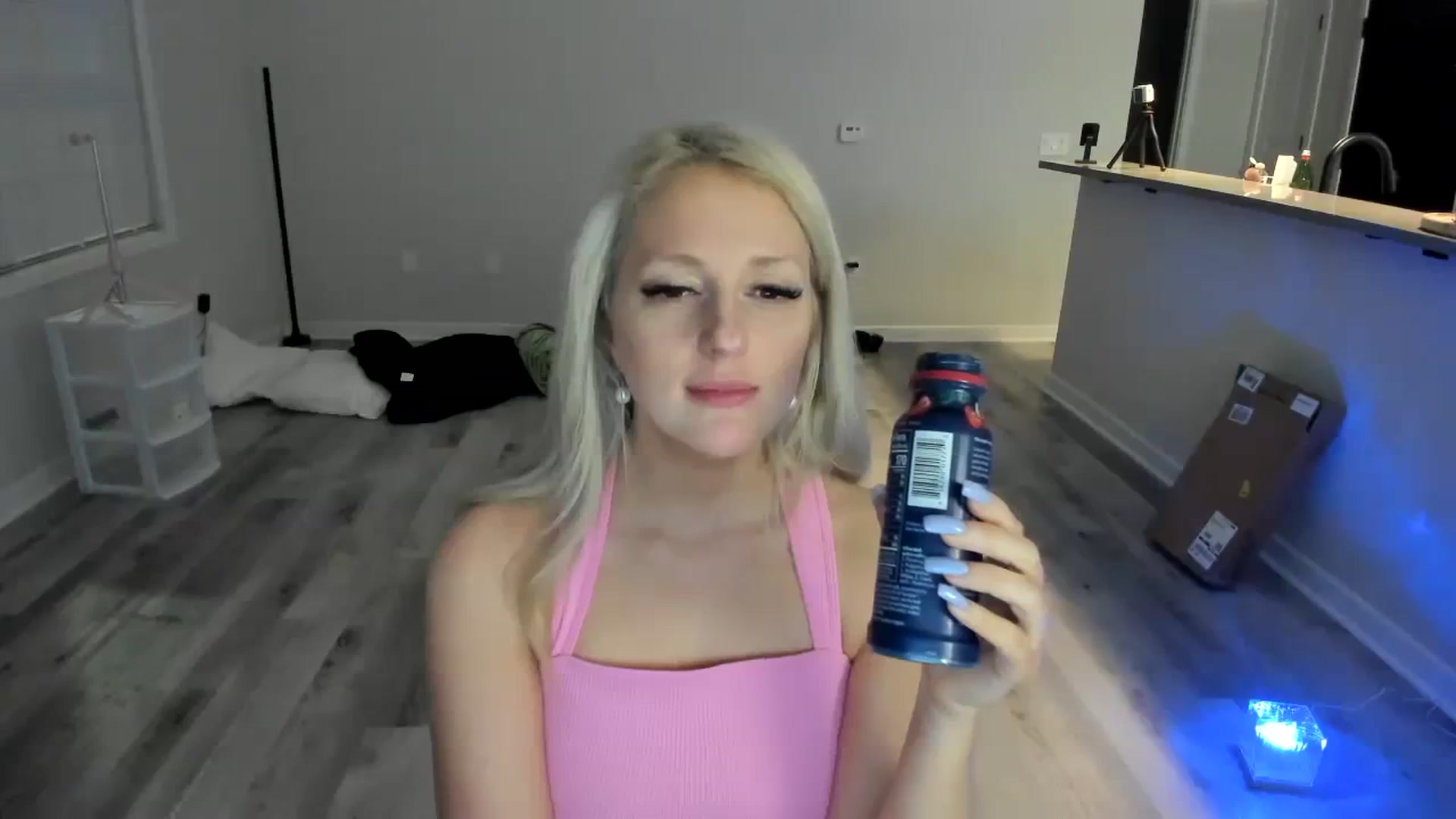 Gallery image thumbnail from Milk_Party's myfreecams stream on, 04/14/2024, 01:35 image 19 of 20
