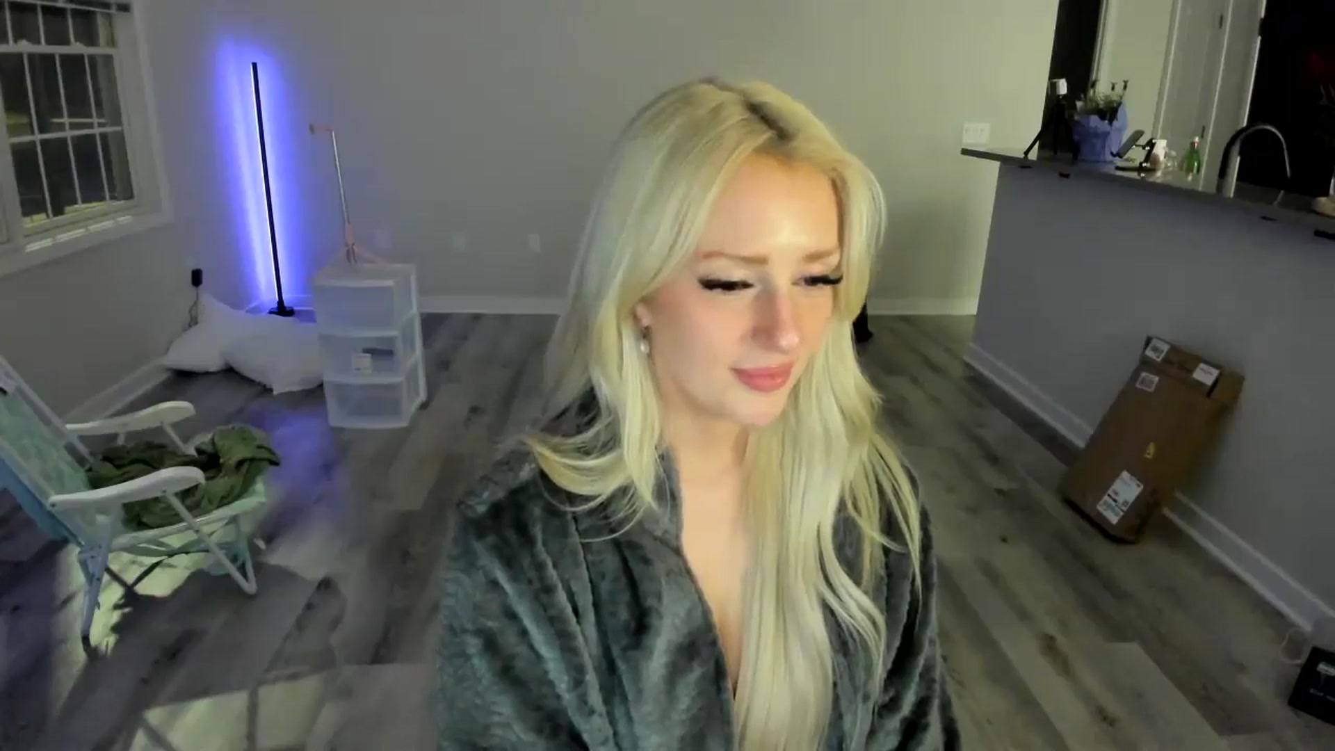 Gallery image thumbnail from Milk_Party's myfreecams stream on, 04/18/2024, 03:48 image 8 of 20