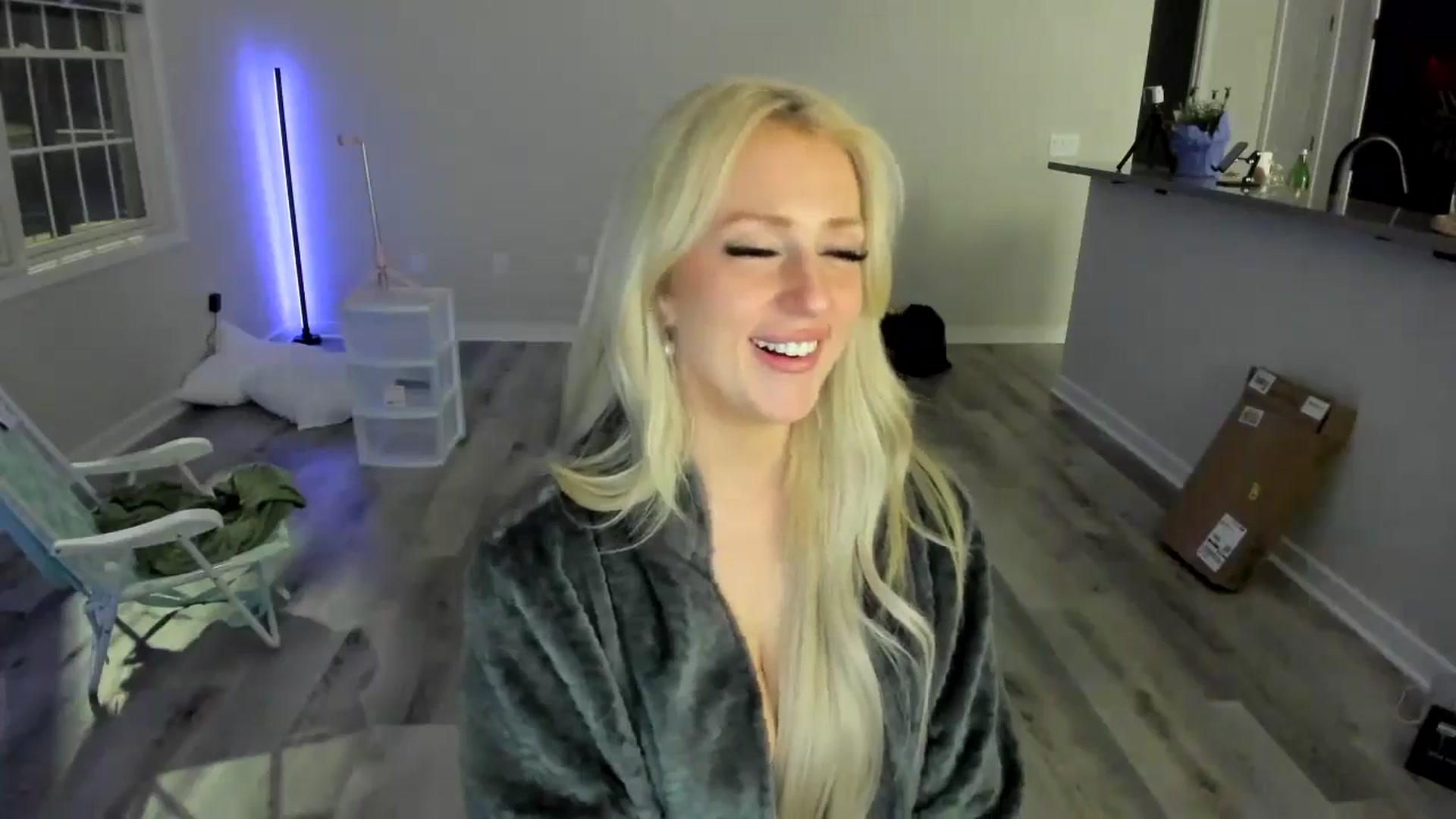 Gallery image thumbnail from Milk_Party's myfreecams stream on, 04/18/2024, 03:48 image 7 of 20