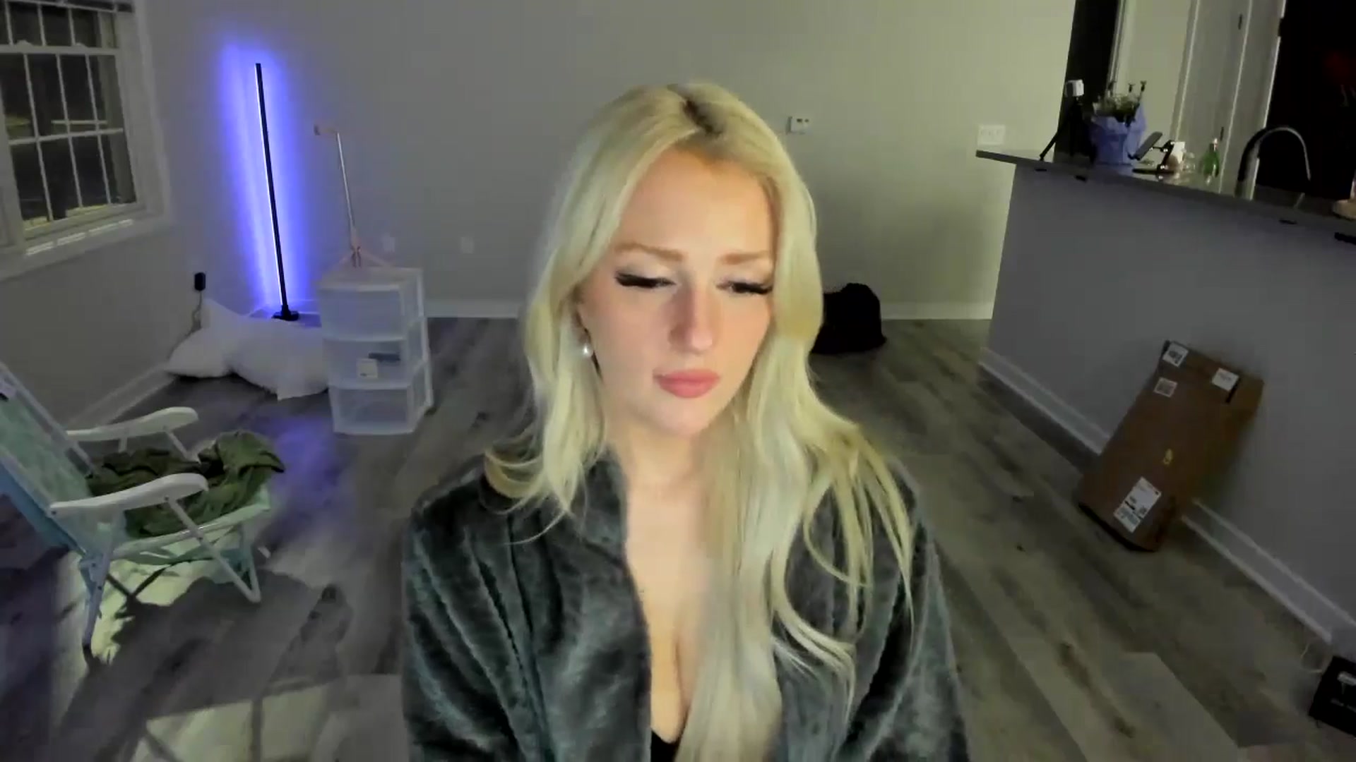 Gallery image thumbnail from Milk_Party's myfreecams stream on, 04/18/2024, 03:48 image 12 of 20