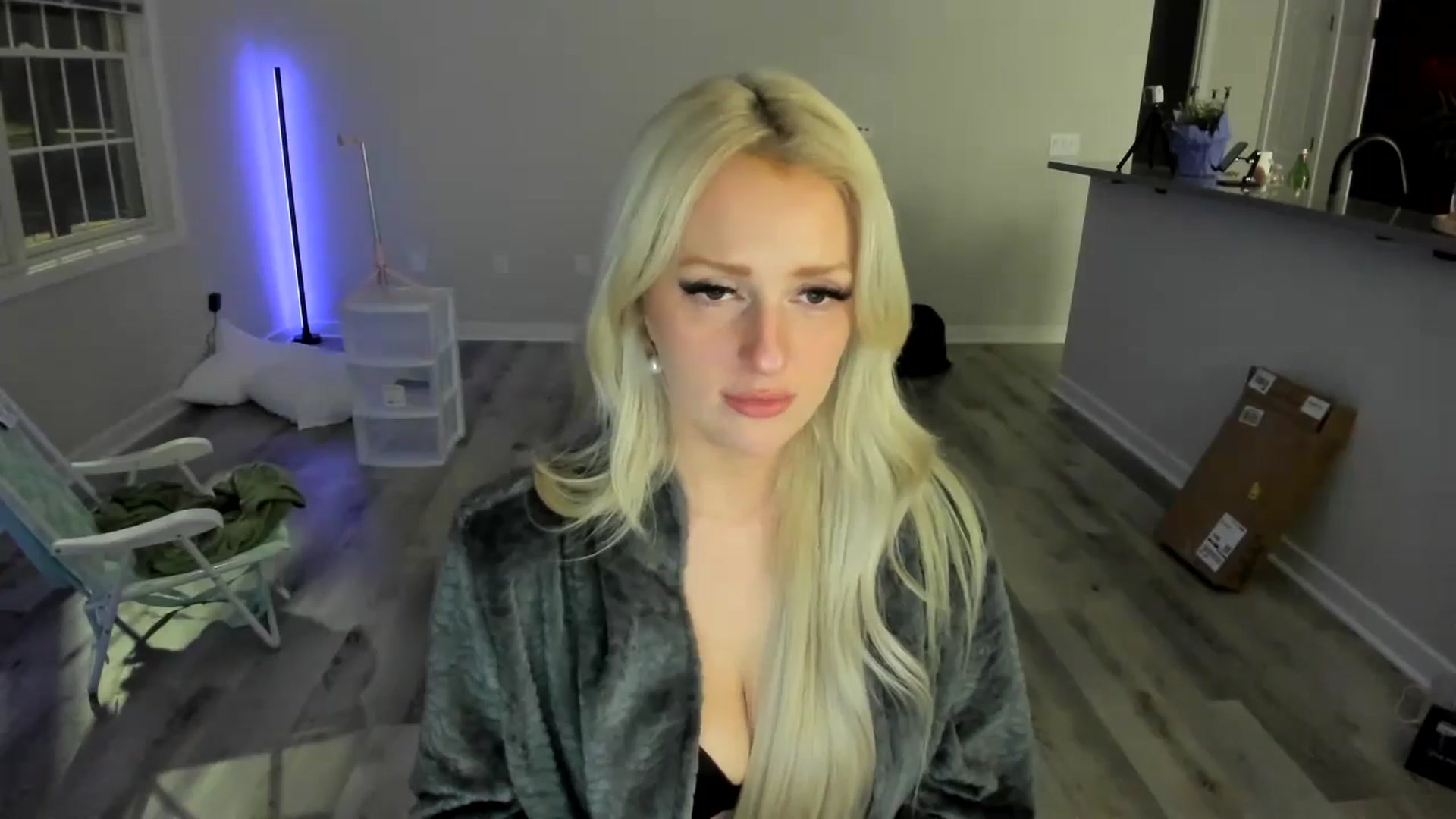 Gallery image thumbnail from Milk_Party's myfreecams stream on, 04/18/2024, 03:48 image 15 of 20