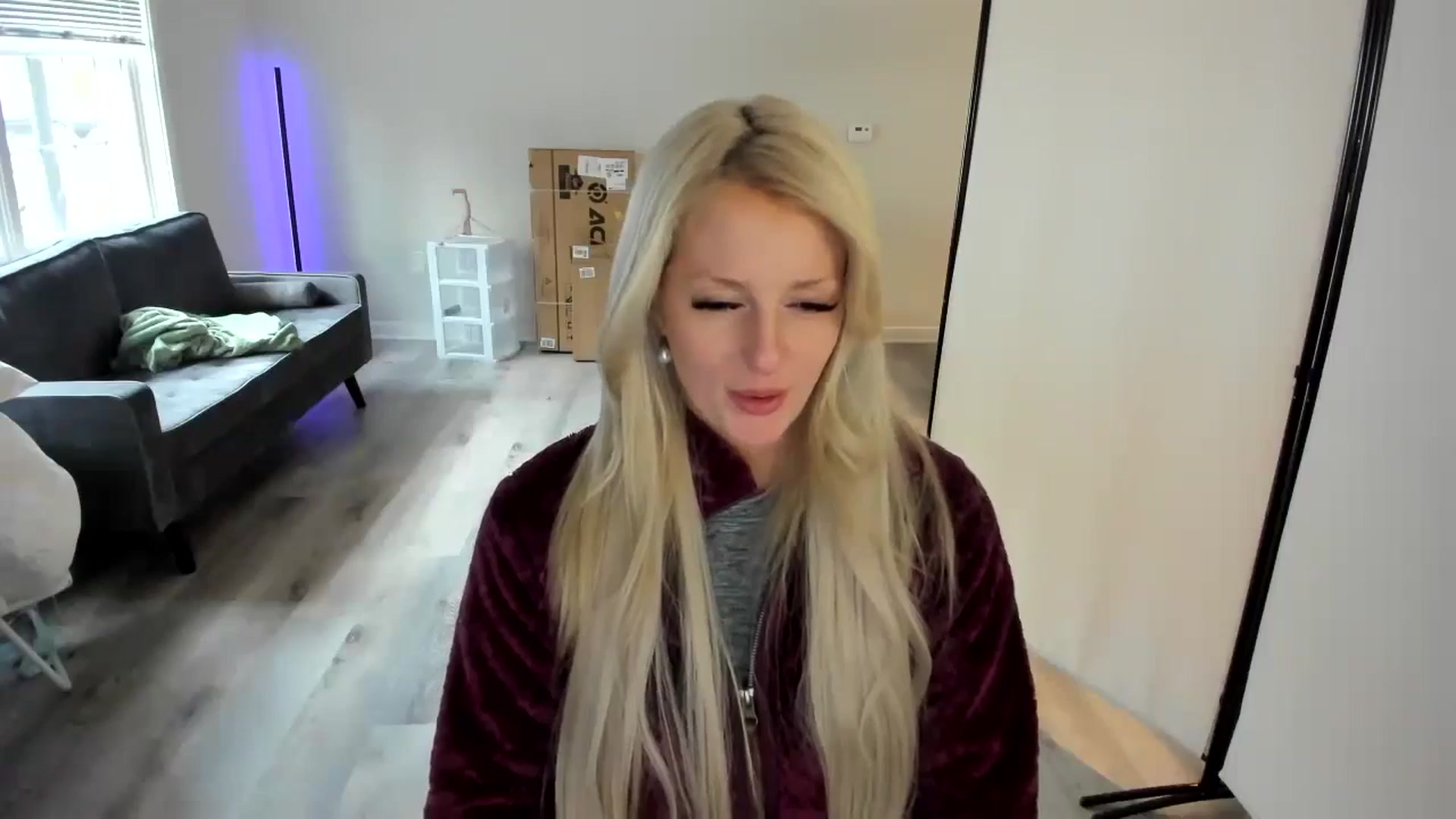 Gallery image thumbnail from Milk_Party's myfreecams stream on, 04/19/2024, 22:38 image 6 of 20