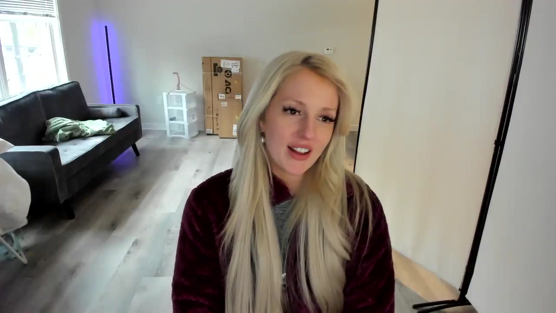Gallery image thumbnail from Milk_Party's myfreecams stream on, 04/19/2024, 22:38 image 11 of 20