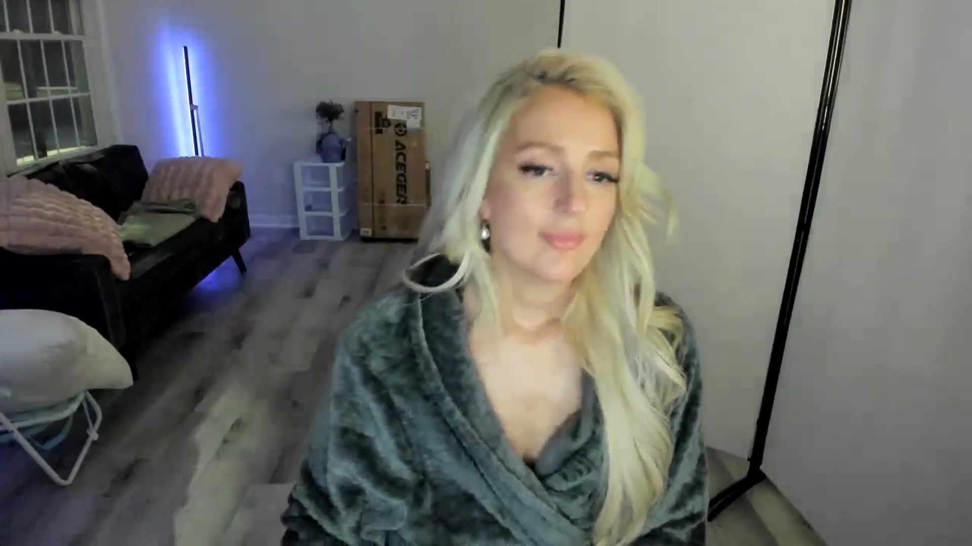 Gallery image thumbnail from Milk_Party's myfreecams stream on, 04/23/2024, 04:35 image 2 of 20
