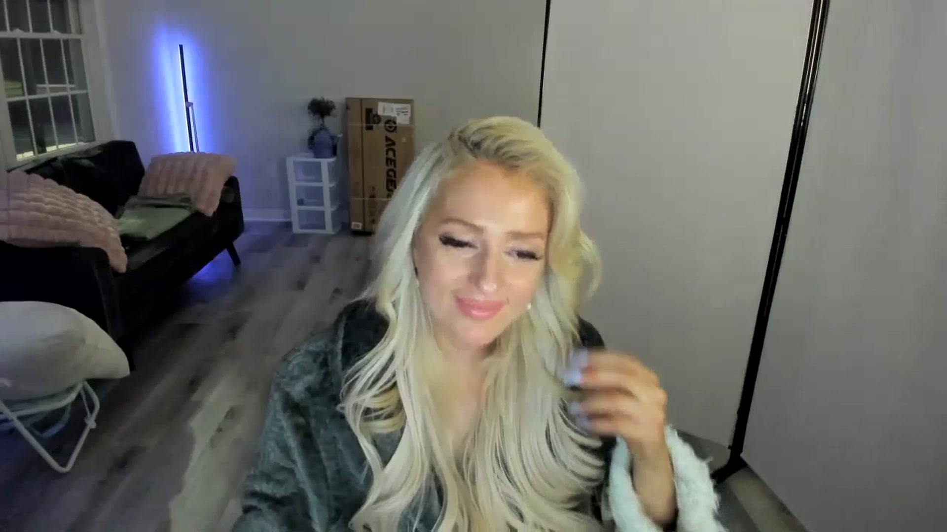 Gallery image thumbnail from Milk_Party's myfreecams stream on, 04/23/2024, 04:35 image 16 of 20