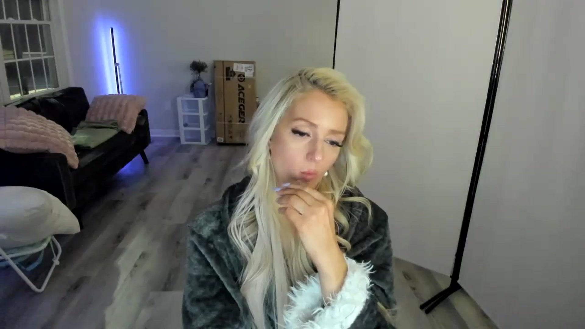 Gallery image thumbnail from Milk_Party's myfreecams stream on, 04/23/2024, 04:35 image 15 of 20
