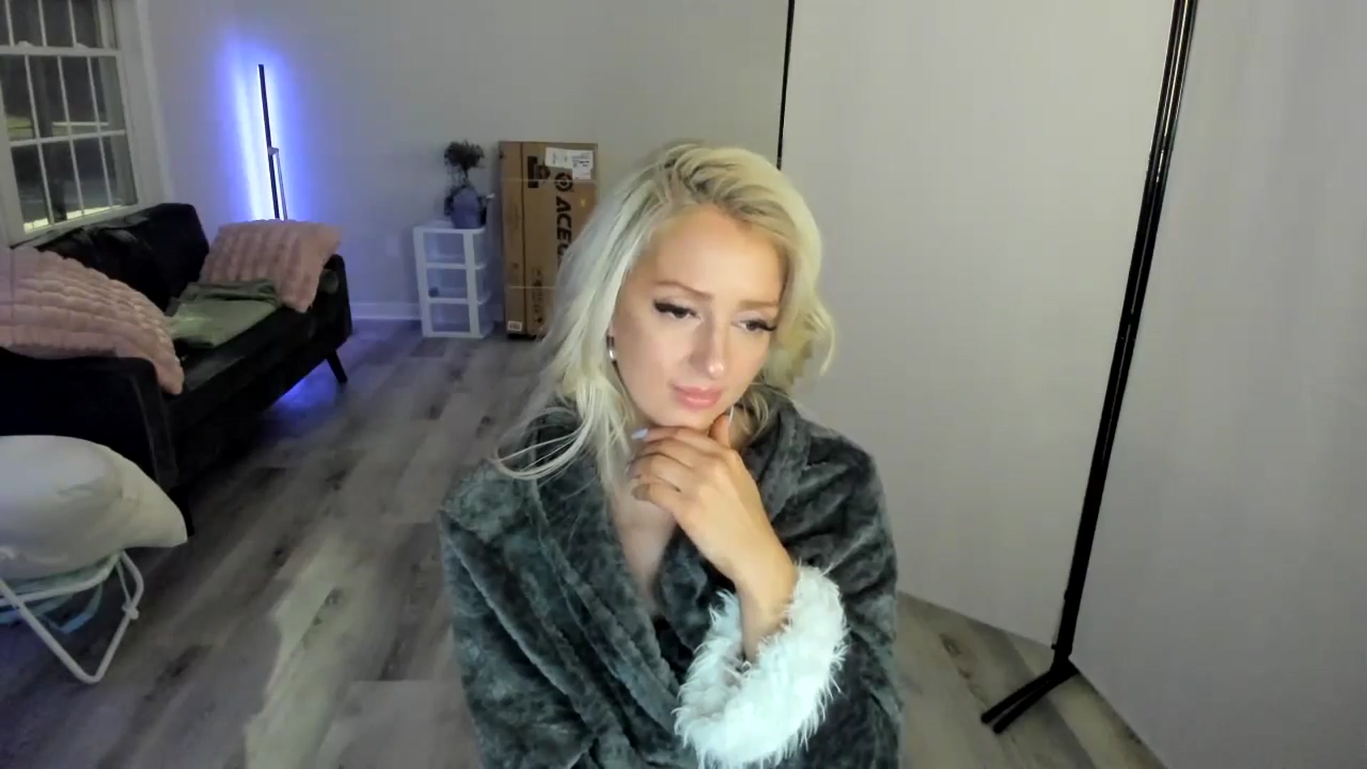 Gallery image thumbnail from Milk_Party's myfreecams stream on, 04/23/2024, 04:35 image 9 of 20