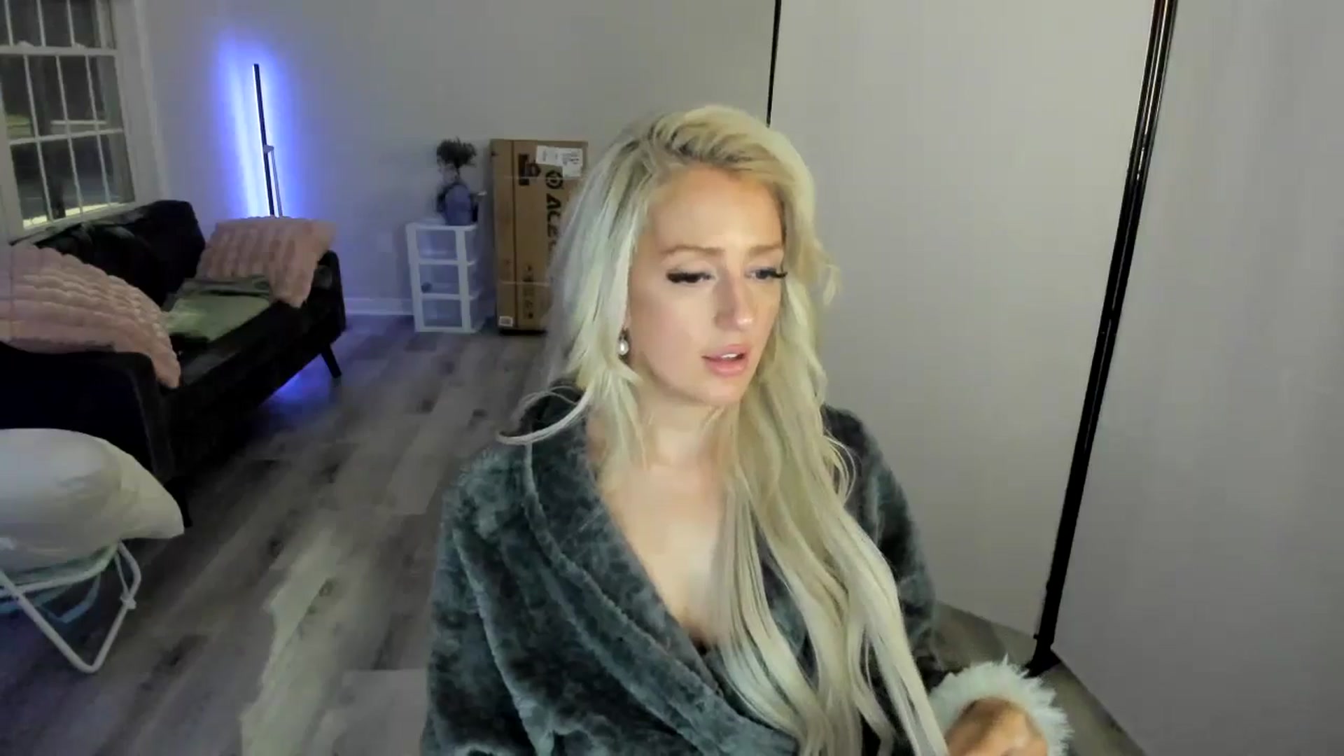 Gallery image thumbnail from Milk_Party's myfreecams stream on, 04/23/2024, 04:35 image 4 of 20